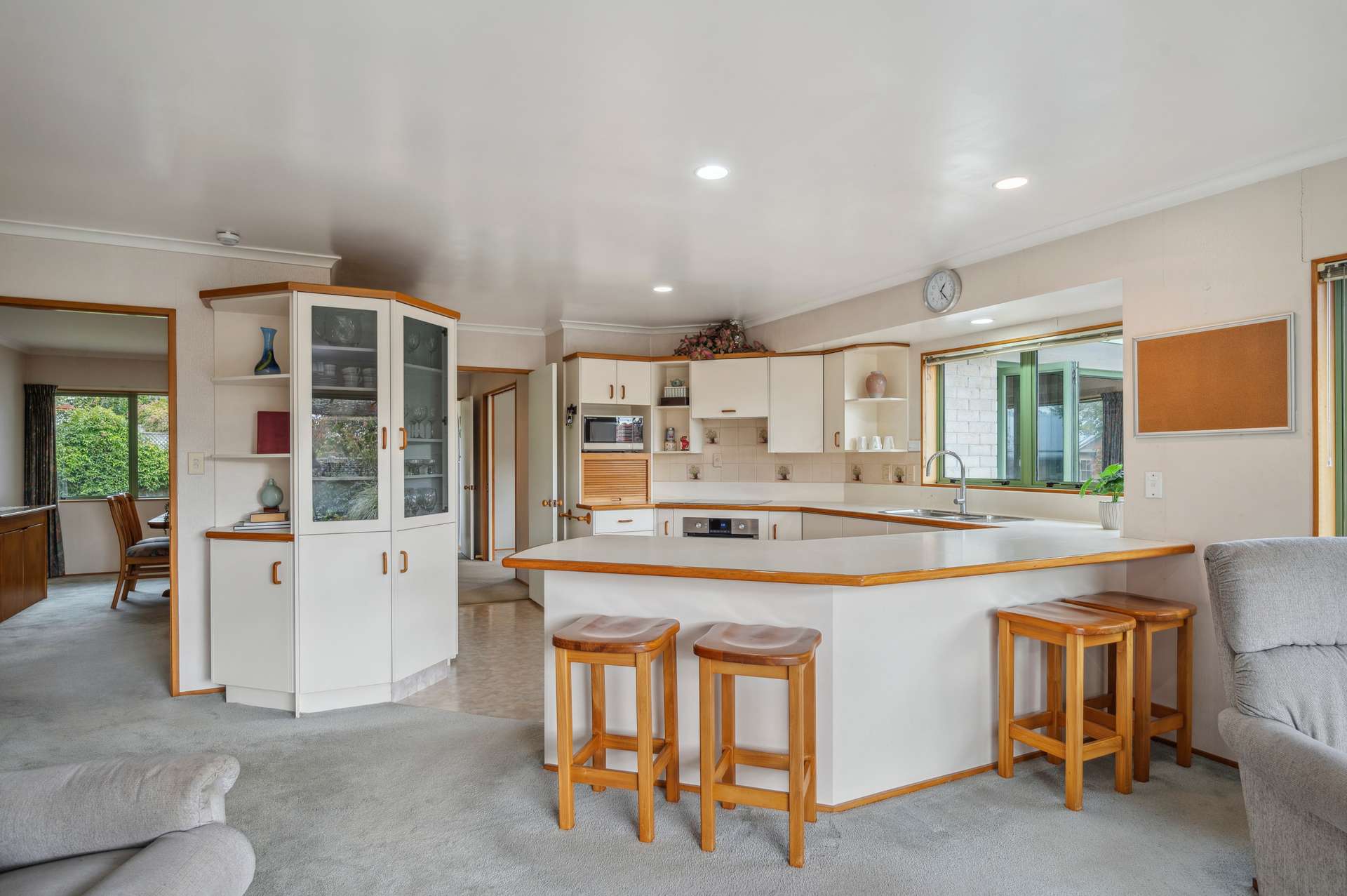 16 Kahurangi Drive photo 5