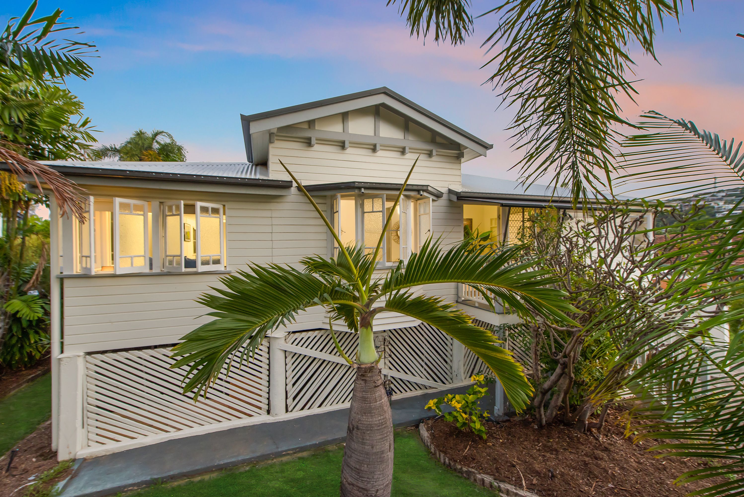 14 Isley Street, North Ward, QLD 4810
