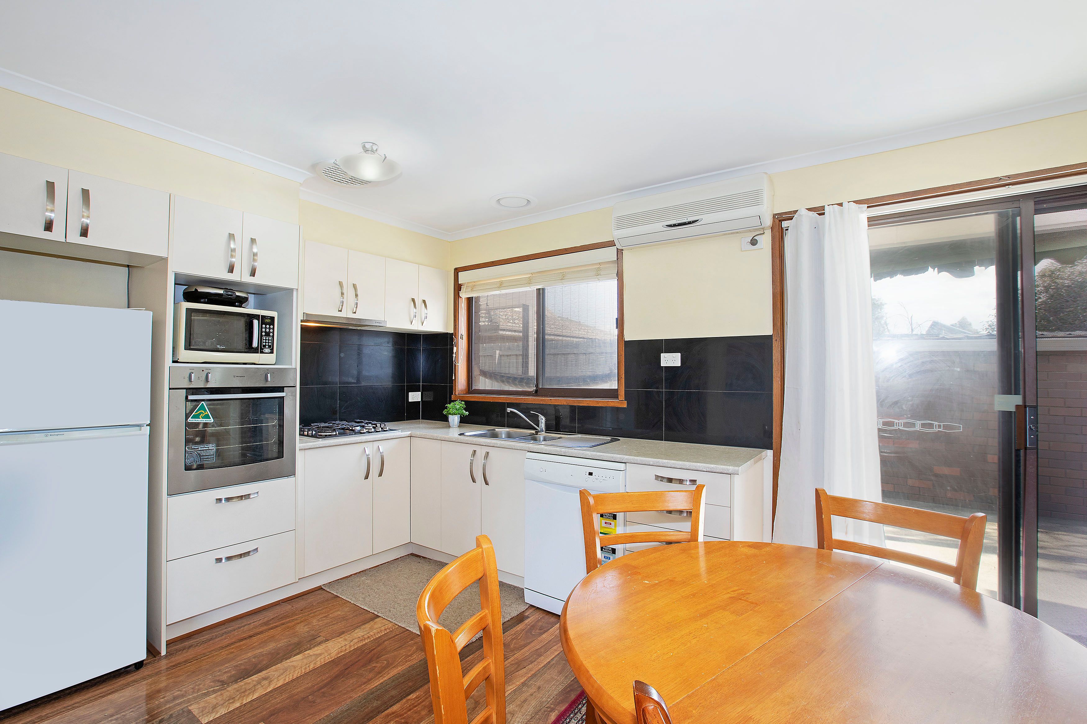 2/302 Wilsons Road, St Albans Park, VIC 3219
