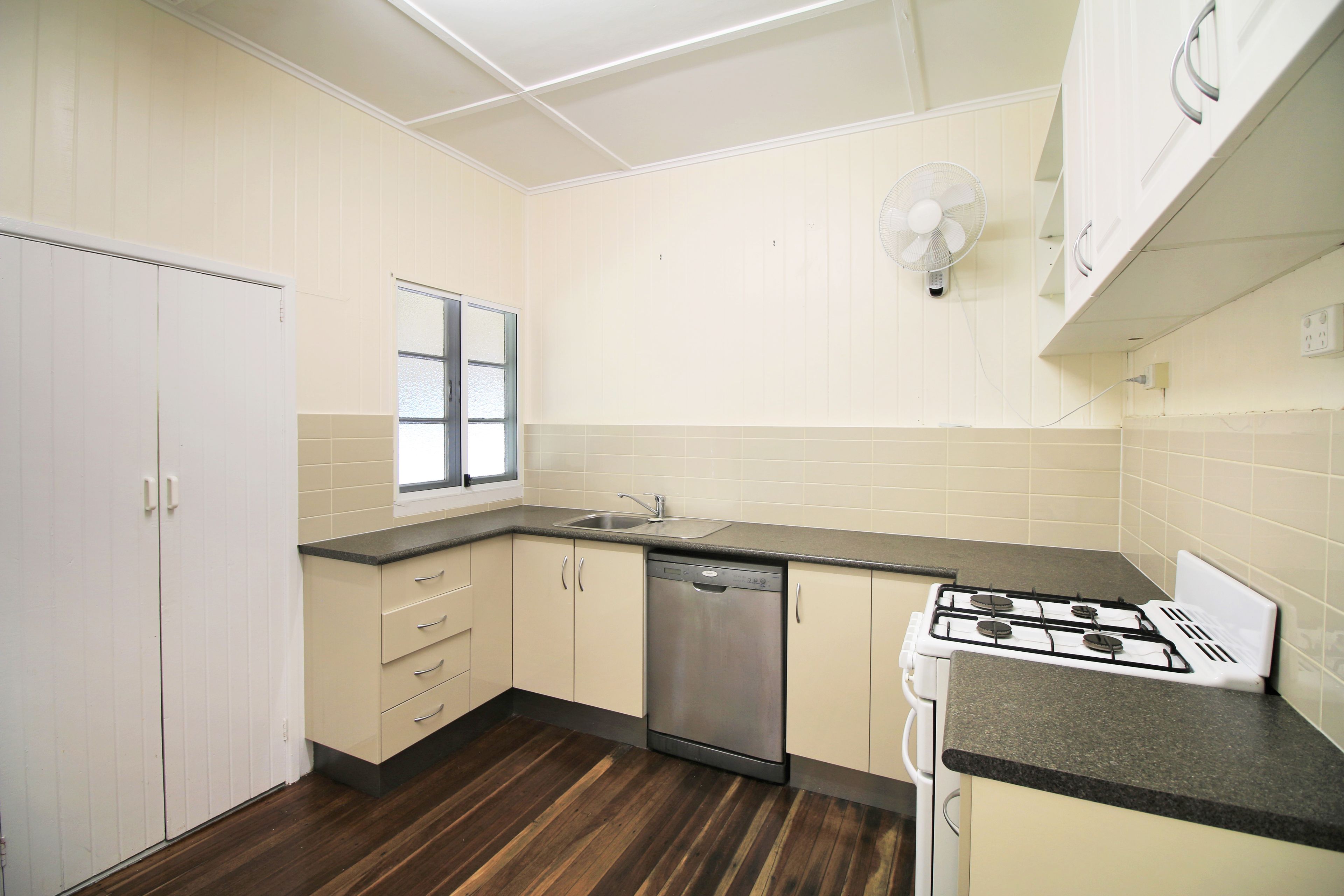 120 Miles Avenue, Kelso, QLD 4815