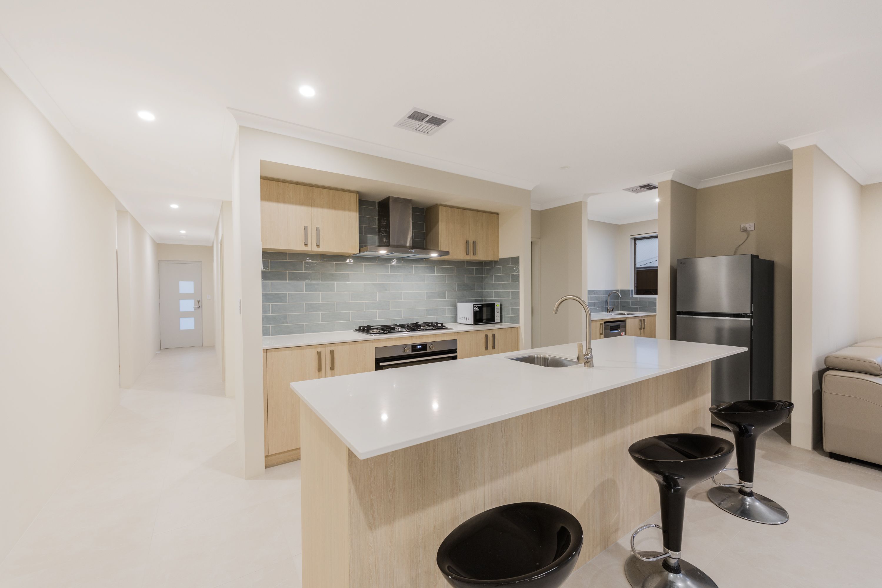 37 Neilson Street — photo 6 of 27