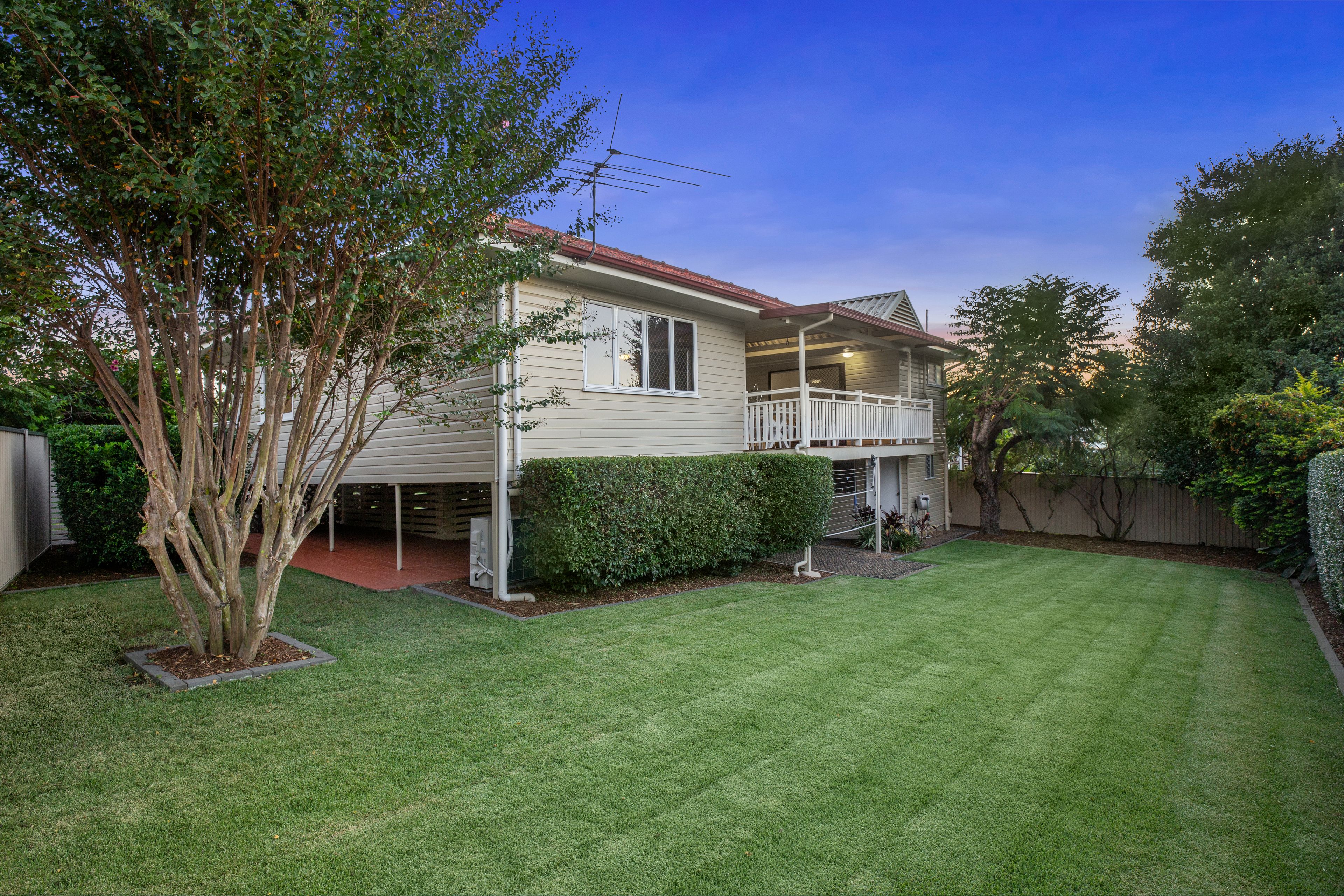 10 Besson Street, Stafford Heights, QLD 4053