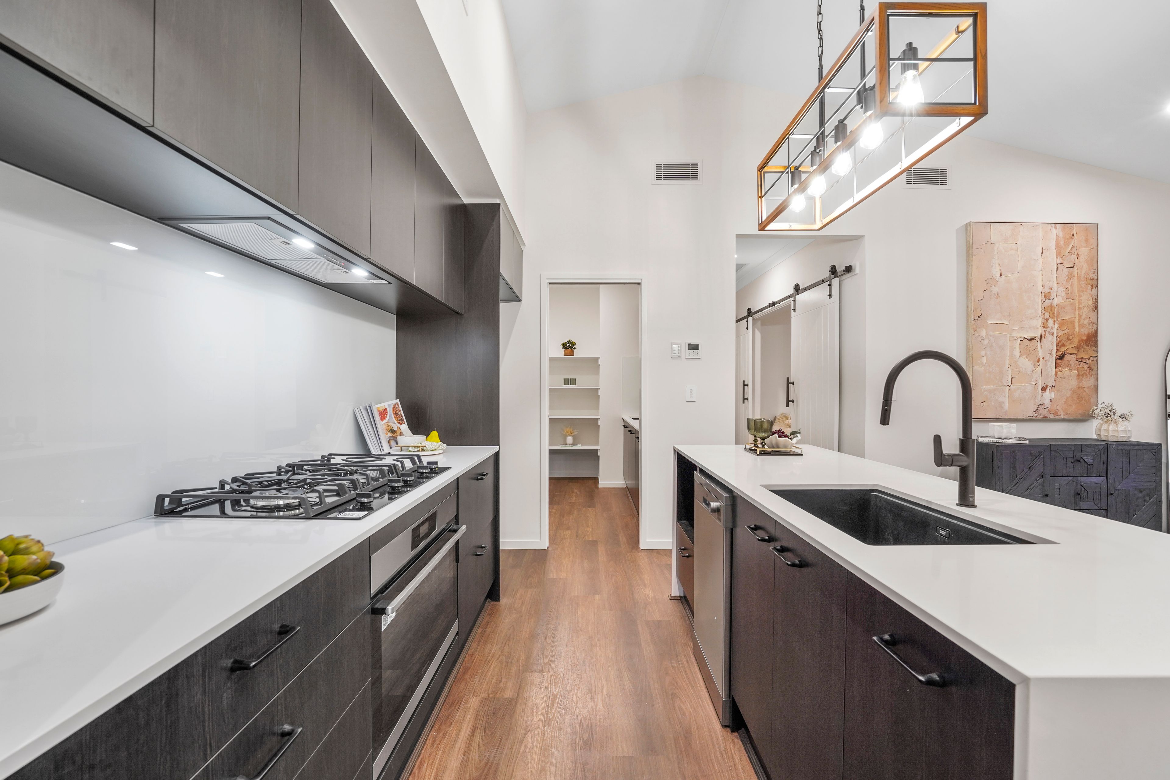 48 Solaris Crescent — photo 7 of 27