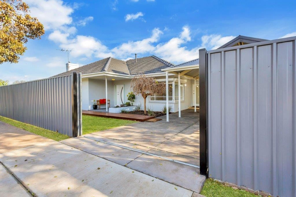 15 Glen Lossie Street, Woodville South, SA 5011