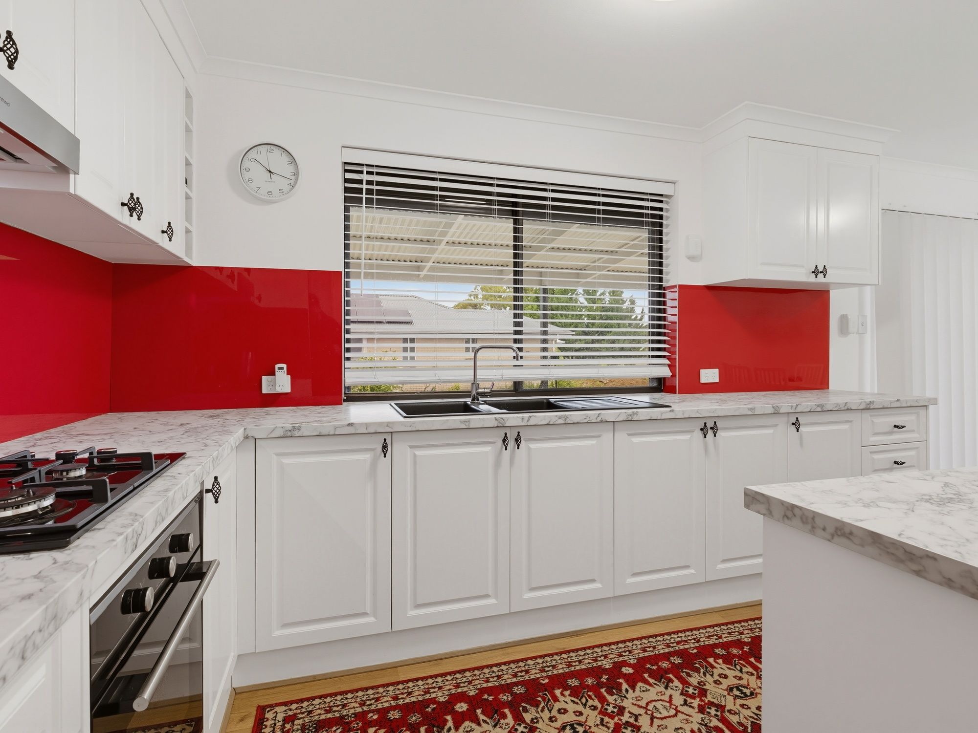 360 Honeypot Road — photo 6 of 19