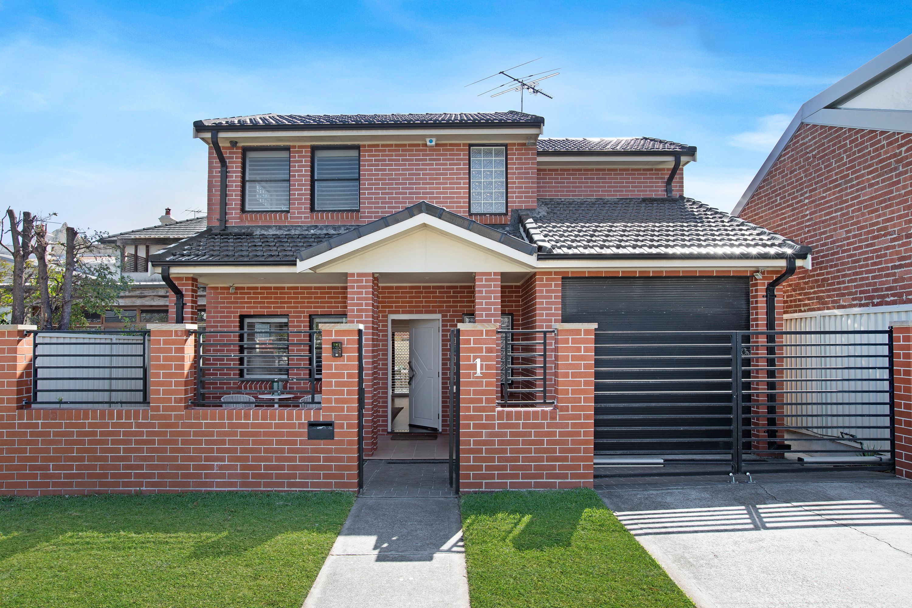 1 CAREY Street — photo 8 of 10