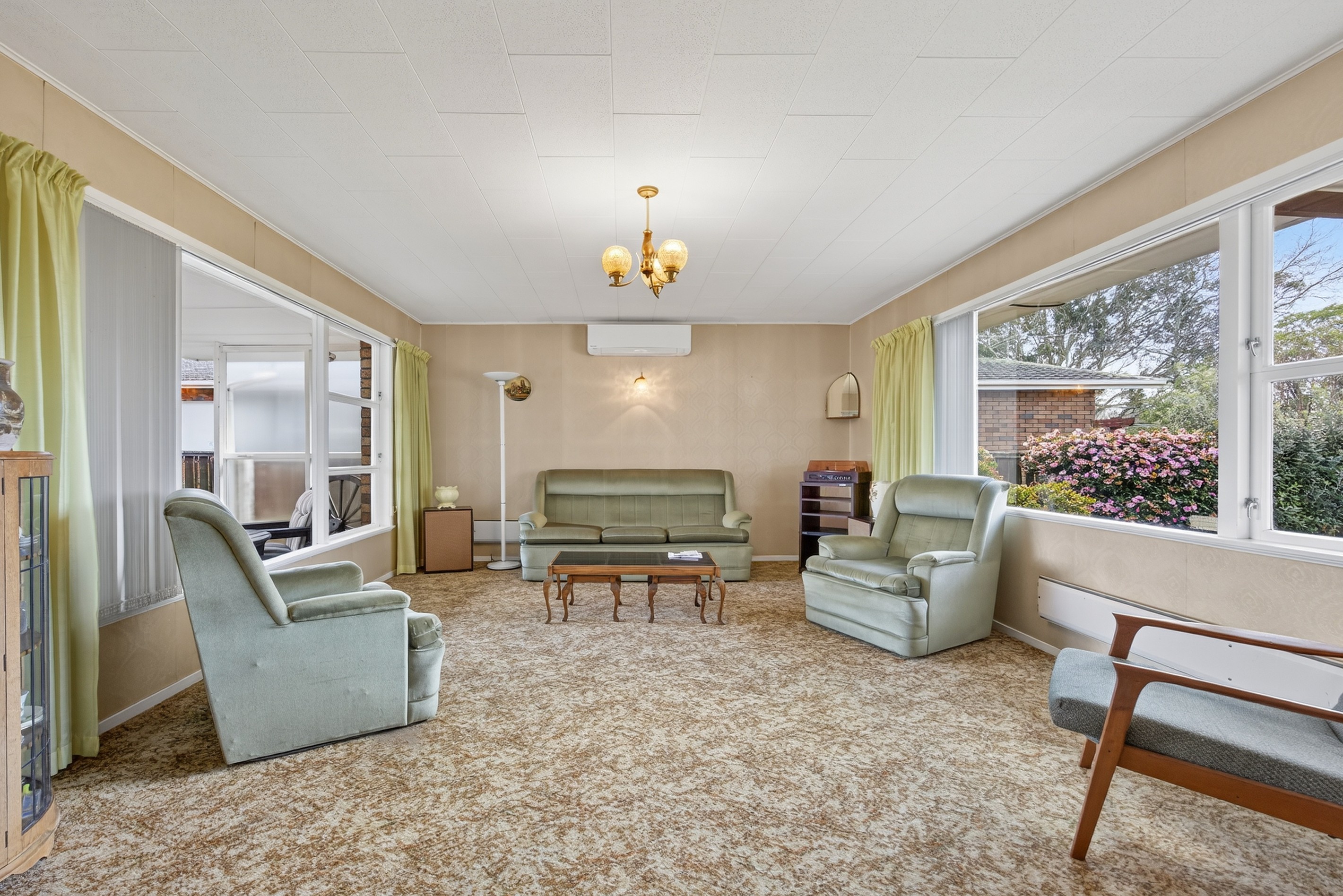 16 Cascades Road, Pakuranga Heights, Manukau City