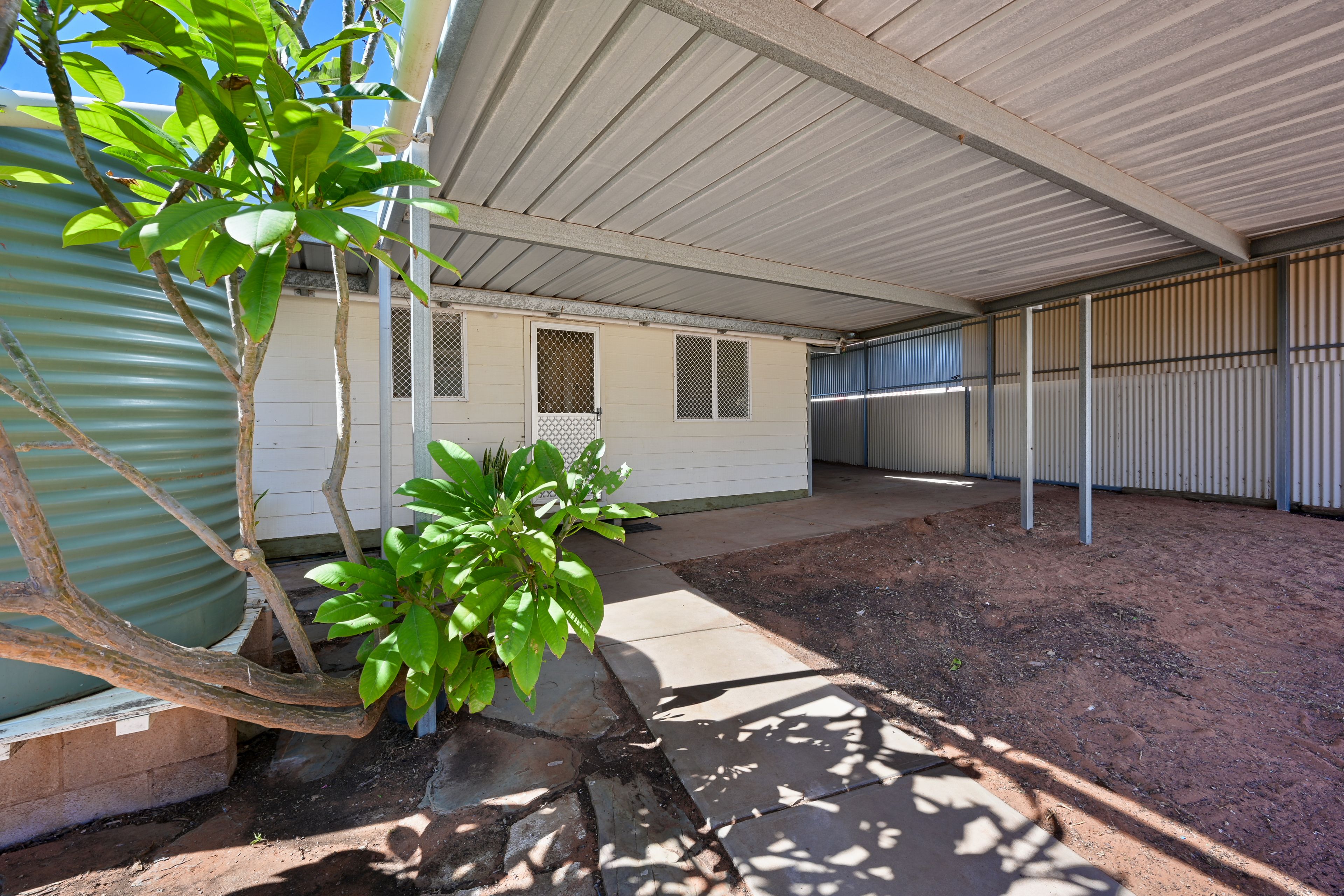 10 Hunter Crescent — photo 15 of 19