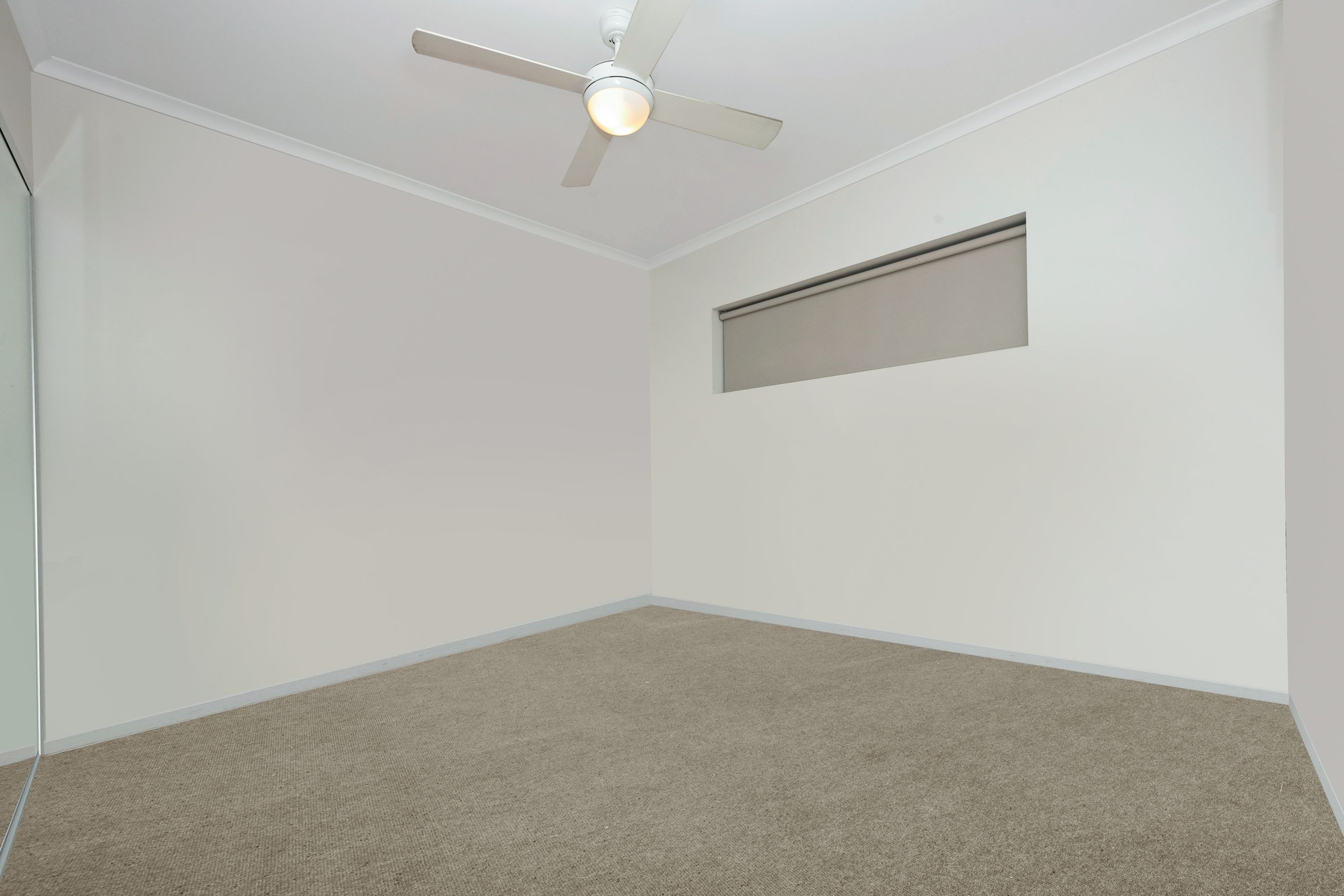 164/1B Sporting Drive — photo 4 of 8