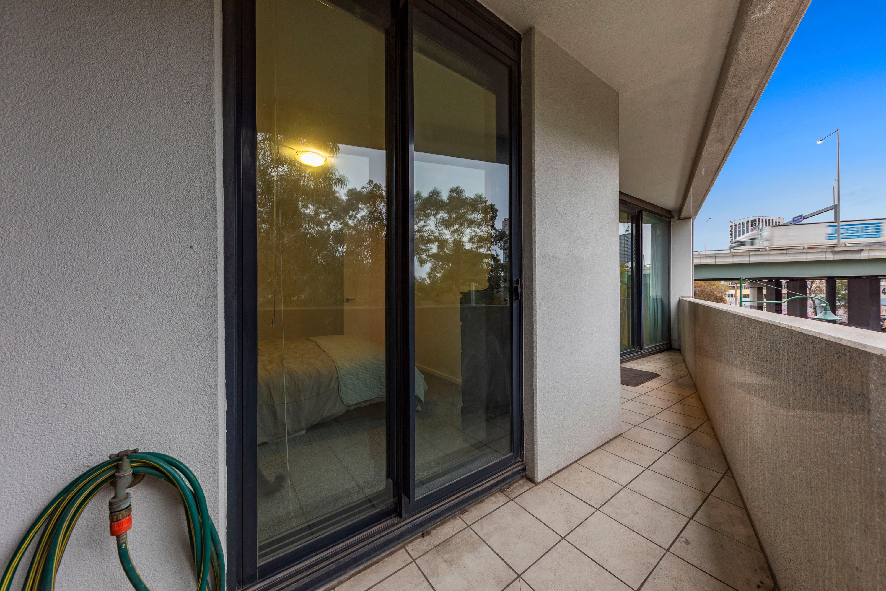 29/99 Whiteman Street — photo 19 of 24