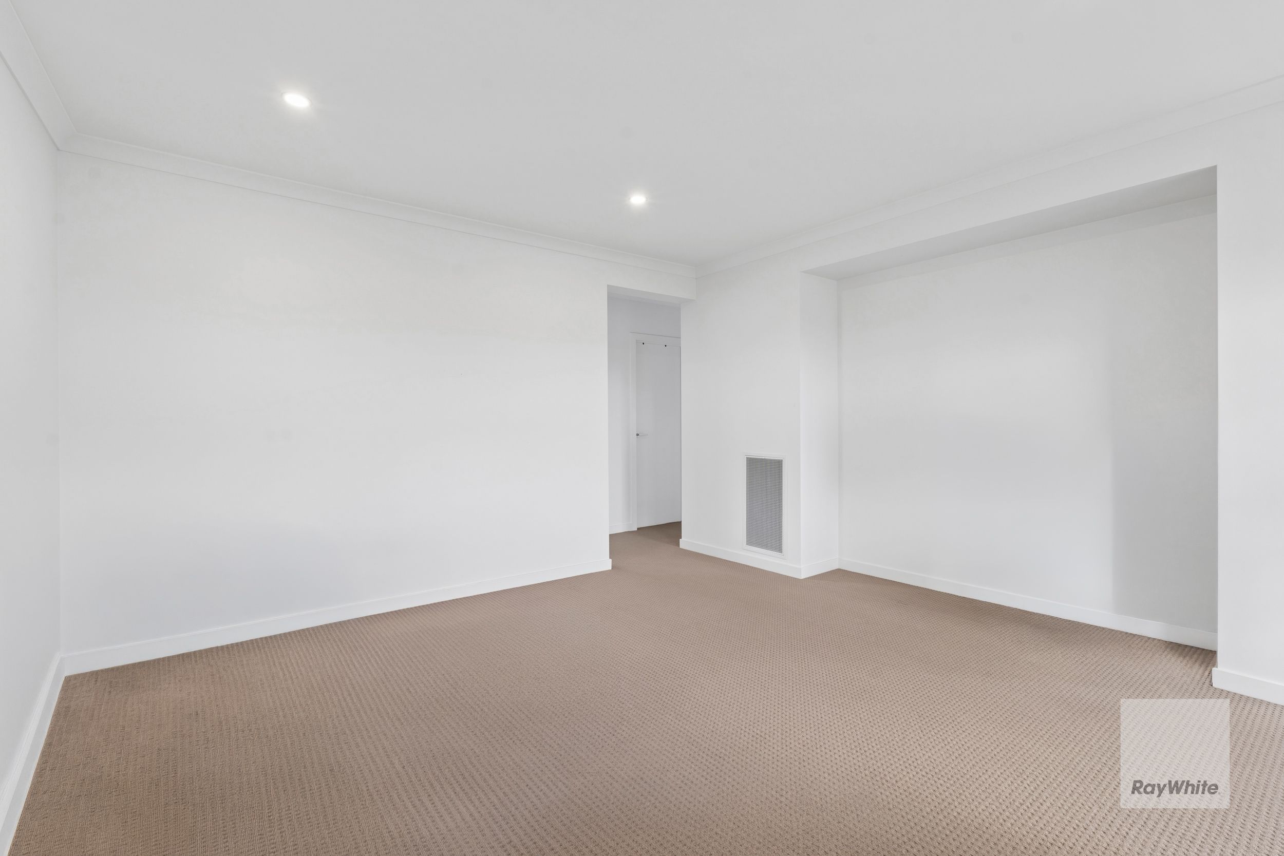 14 Lenox Walk — photo 9 of 18