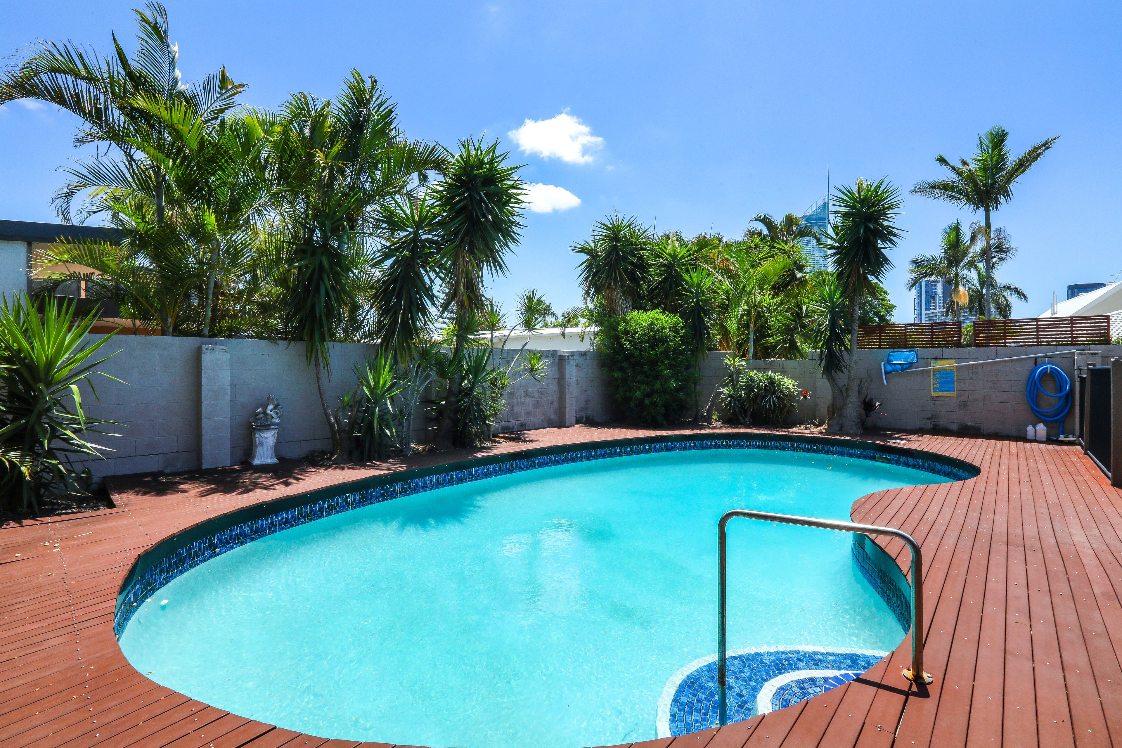 49 Amalfi Drive, Isle Of Capri, QLD 4217
