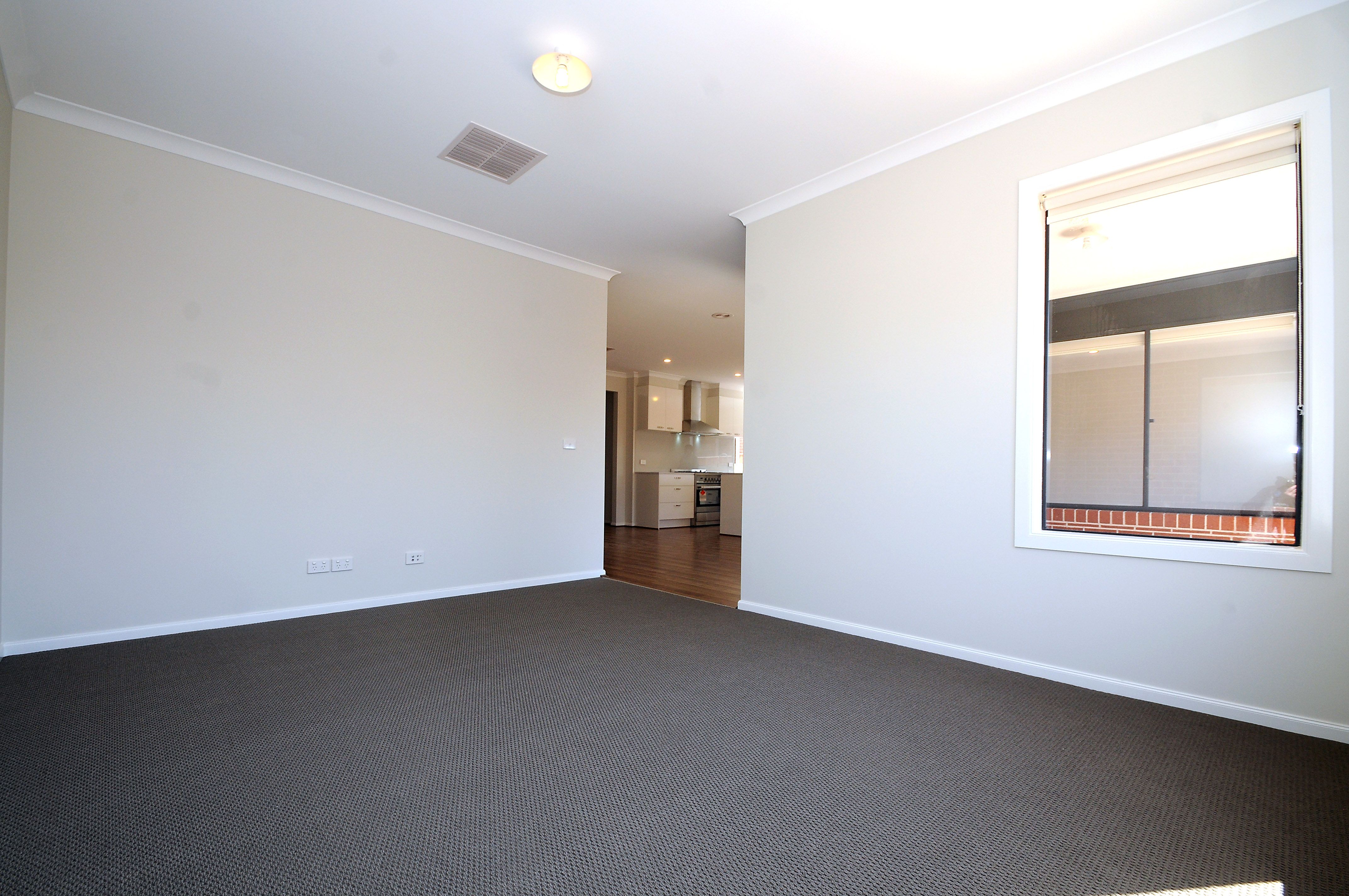 16 Elkedra Way, Cranbourne North, VIC 3977