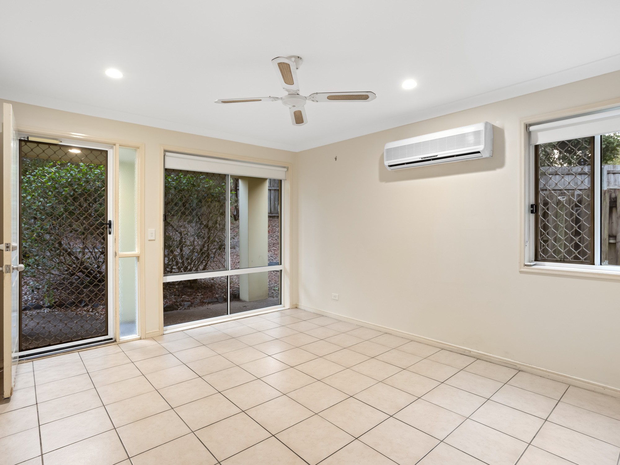 35/74 Universal Street, Pacific Pines, QLD 4211