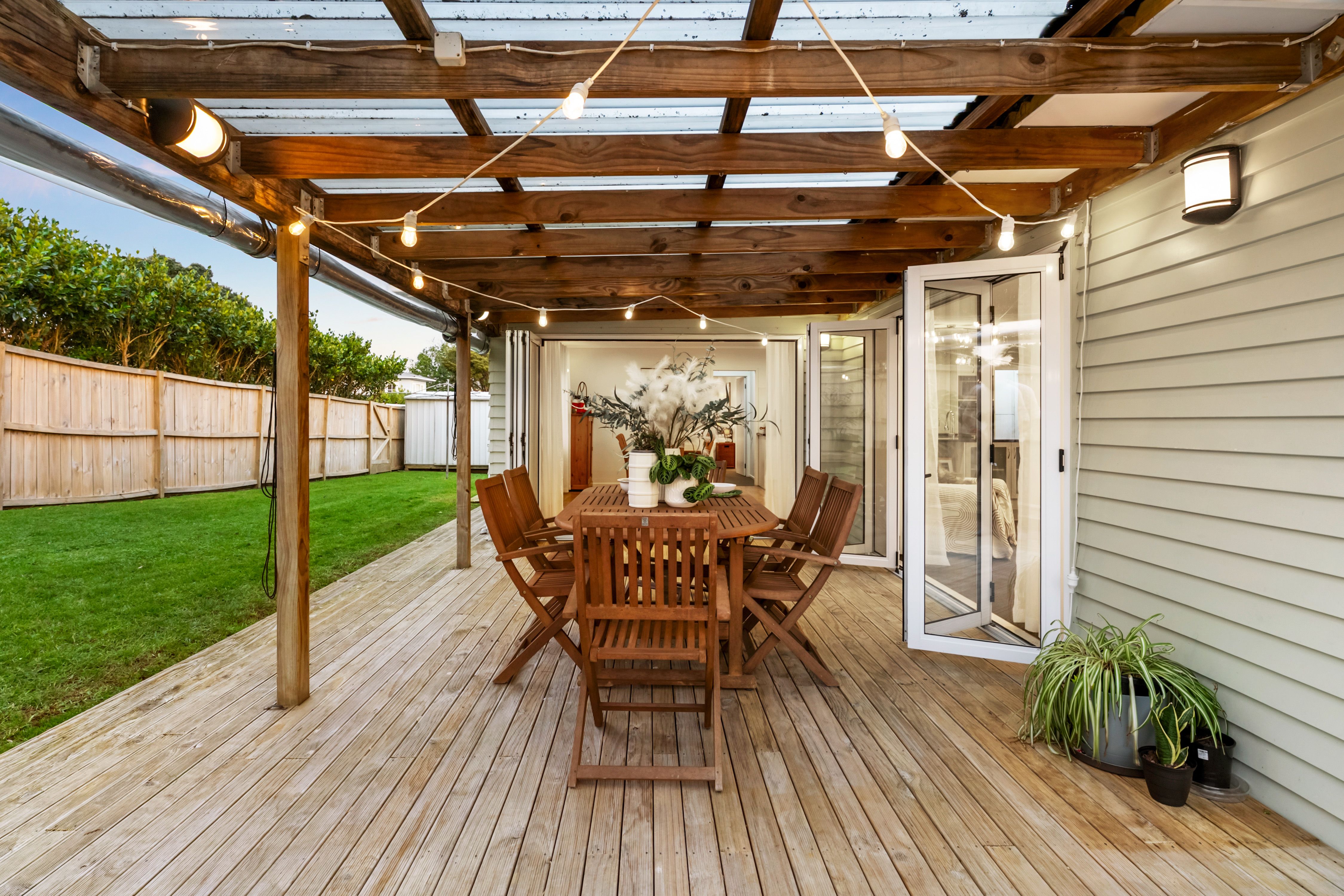 6 Hellyers Street, Birkdale, North Shore City