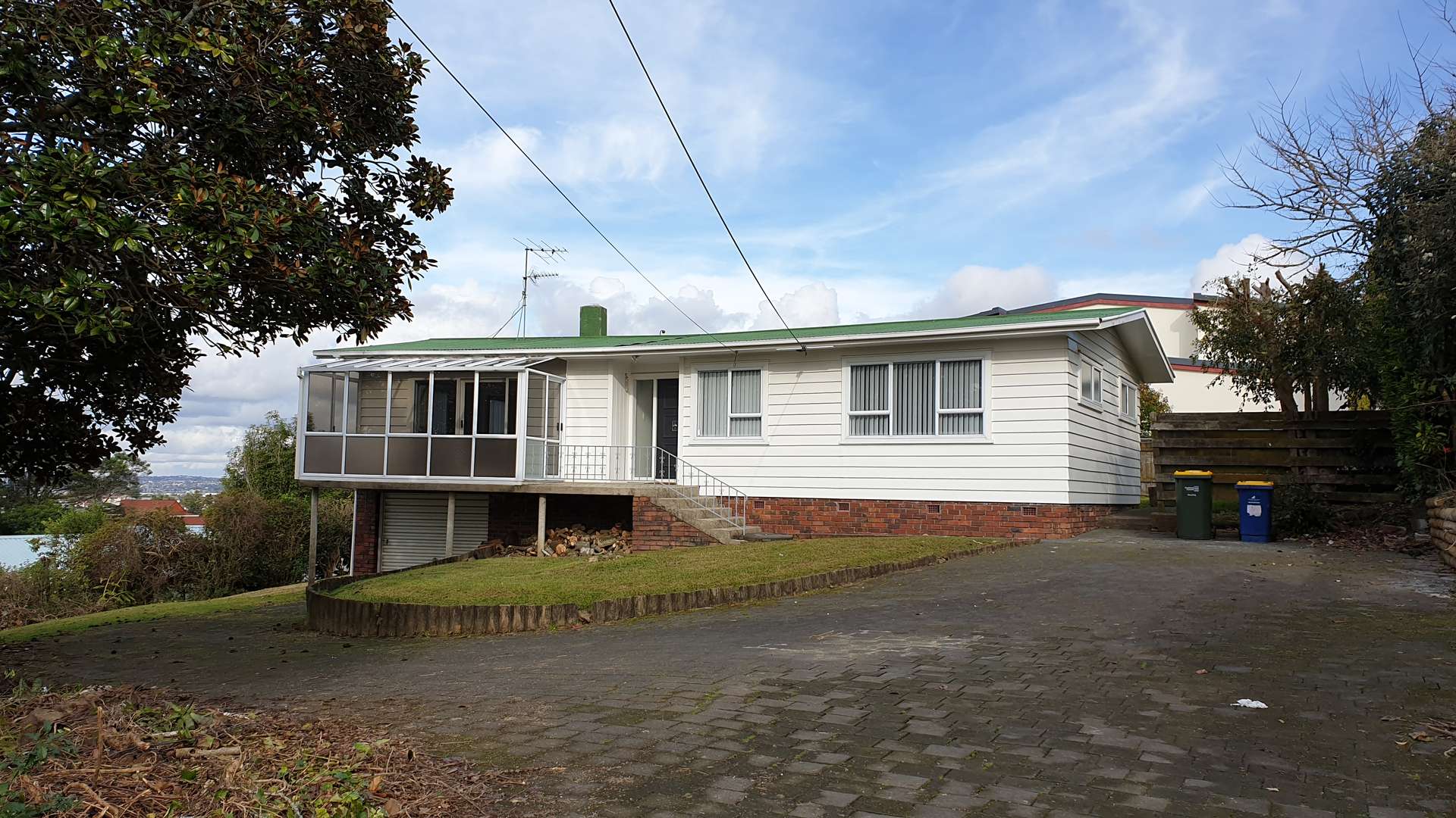 5A Tirimoana Road photo 0