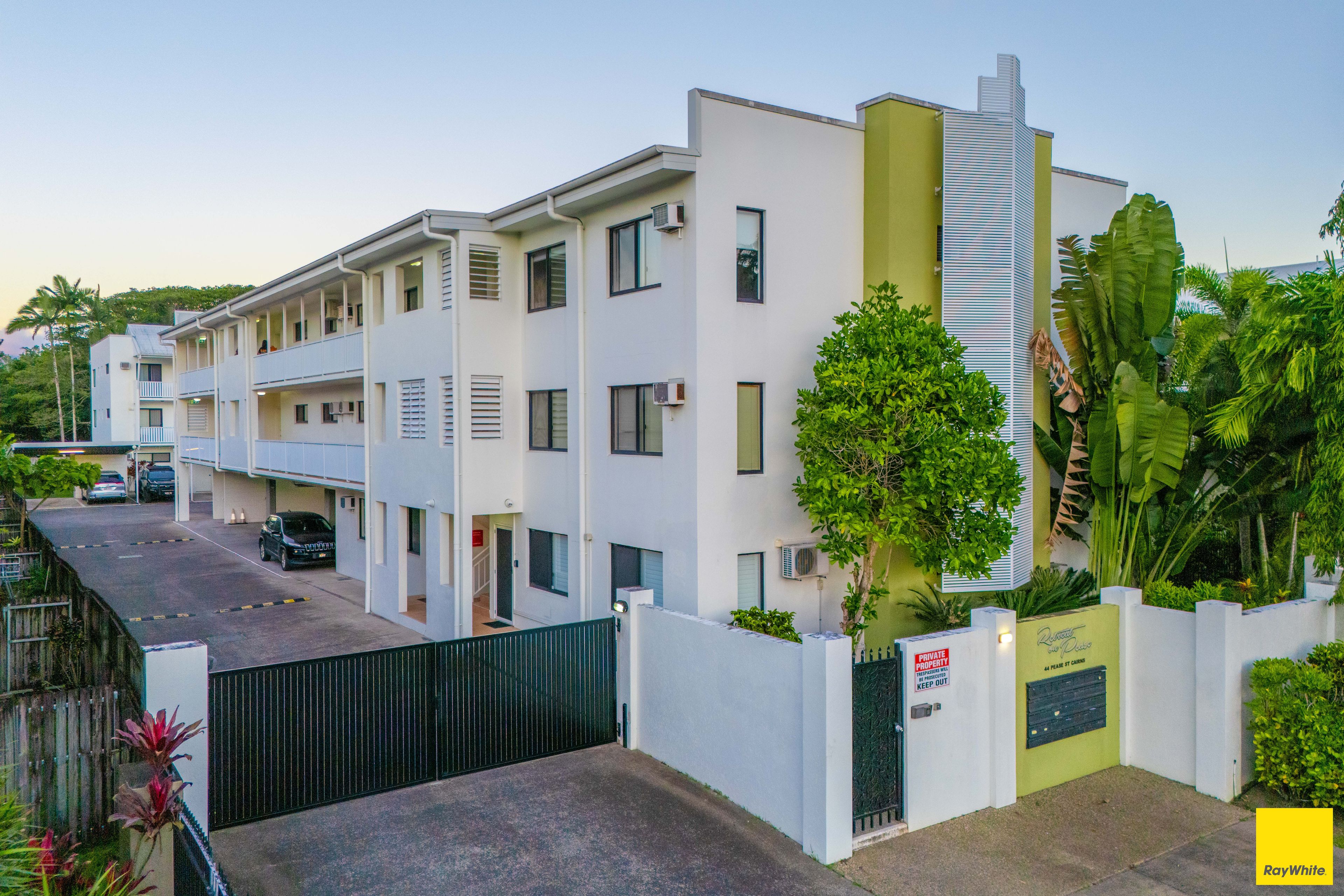 10/44-50 Pease Street — photo from Ray White Cairns