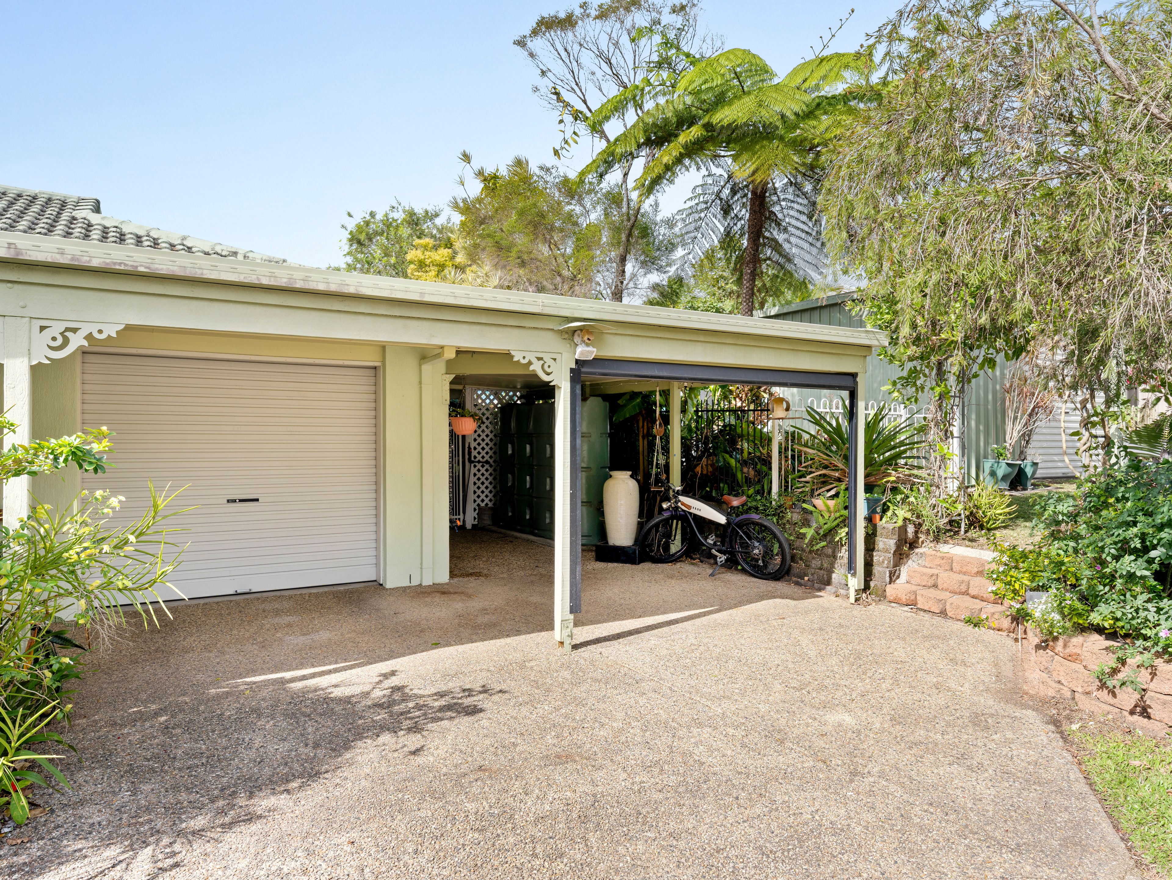 10 Woodlands Crescent — photo 19 of 21
