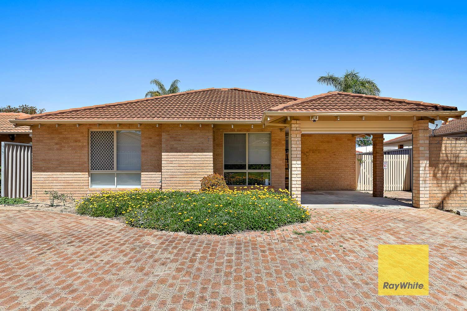7/15 Carnac Court — photo from Ray White BPG