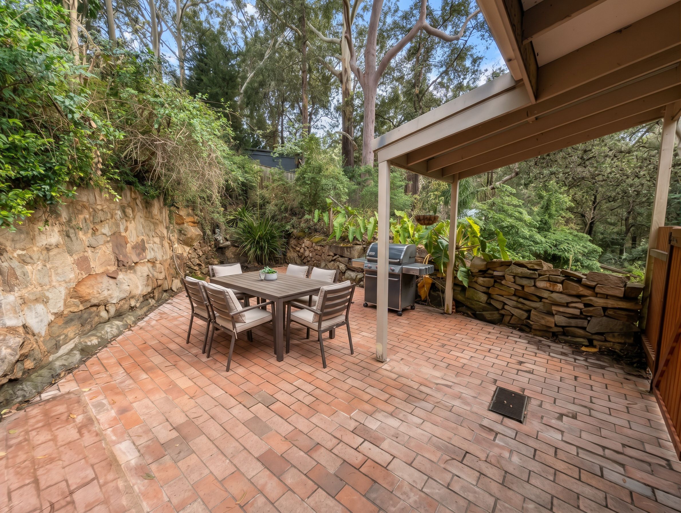 7 Alinta Close — photo 3 of 9