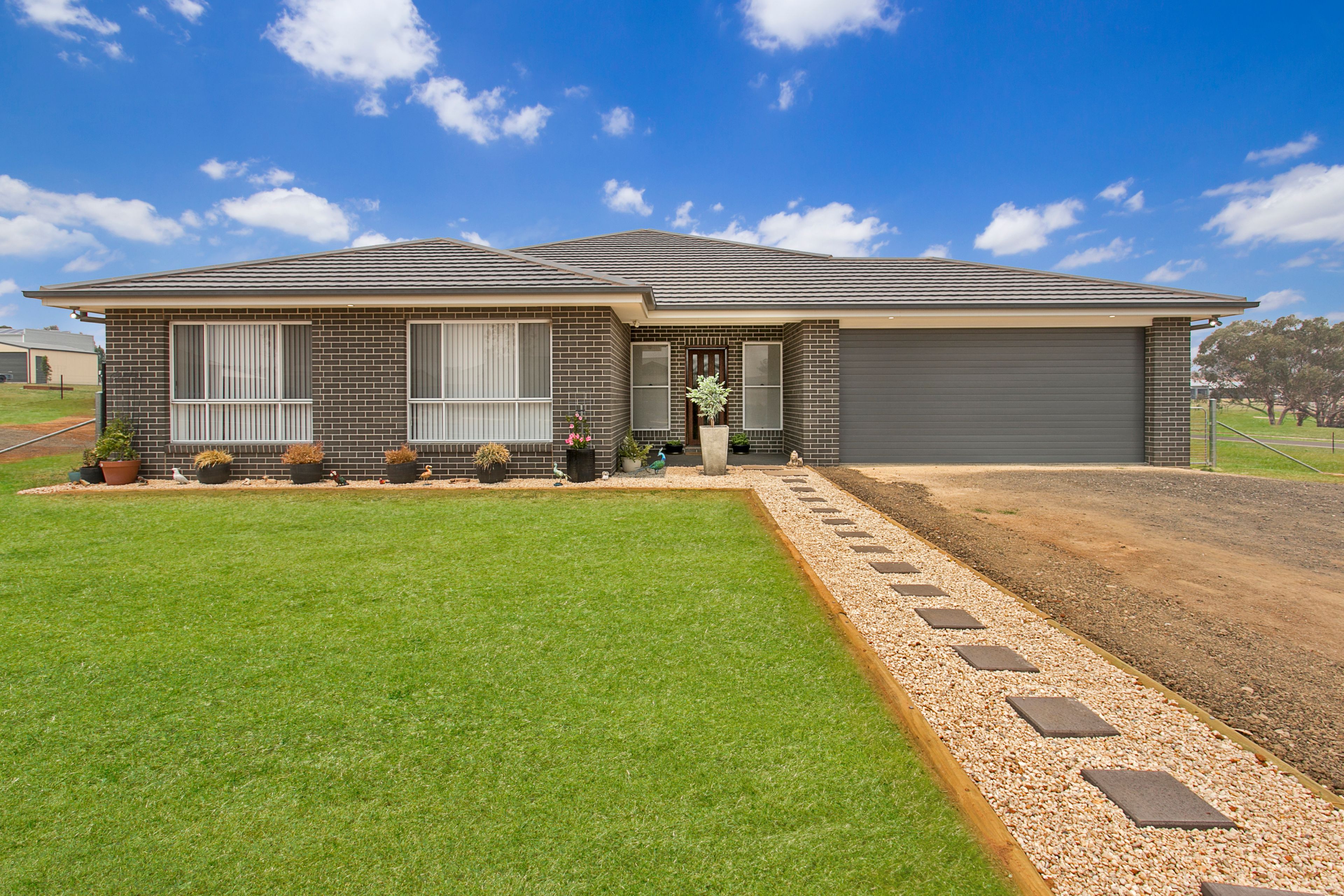 17 Blue Gum Road, Tamworth NSW 2340