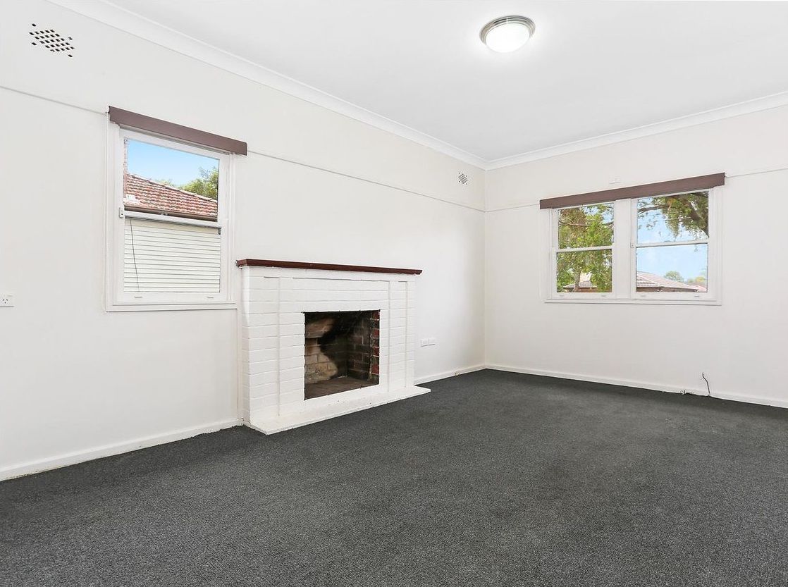 2 Iris Avenue, Riverwood, NSW 2210