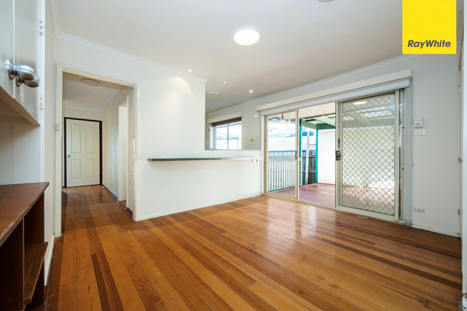 10 Quail Crescent — photo 9 of 20