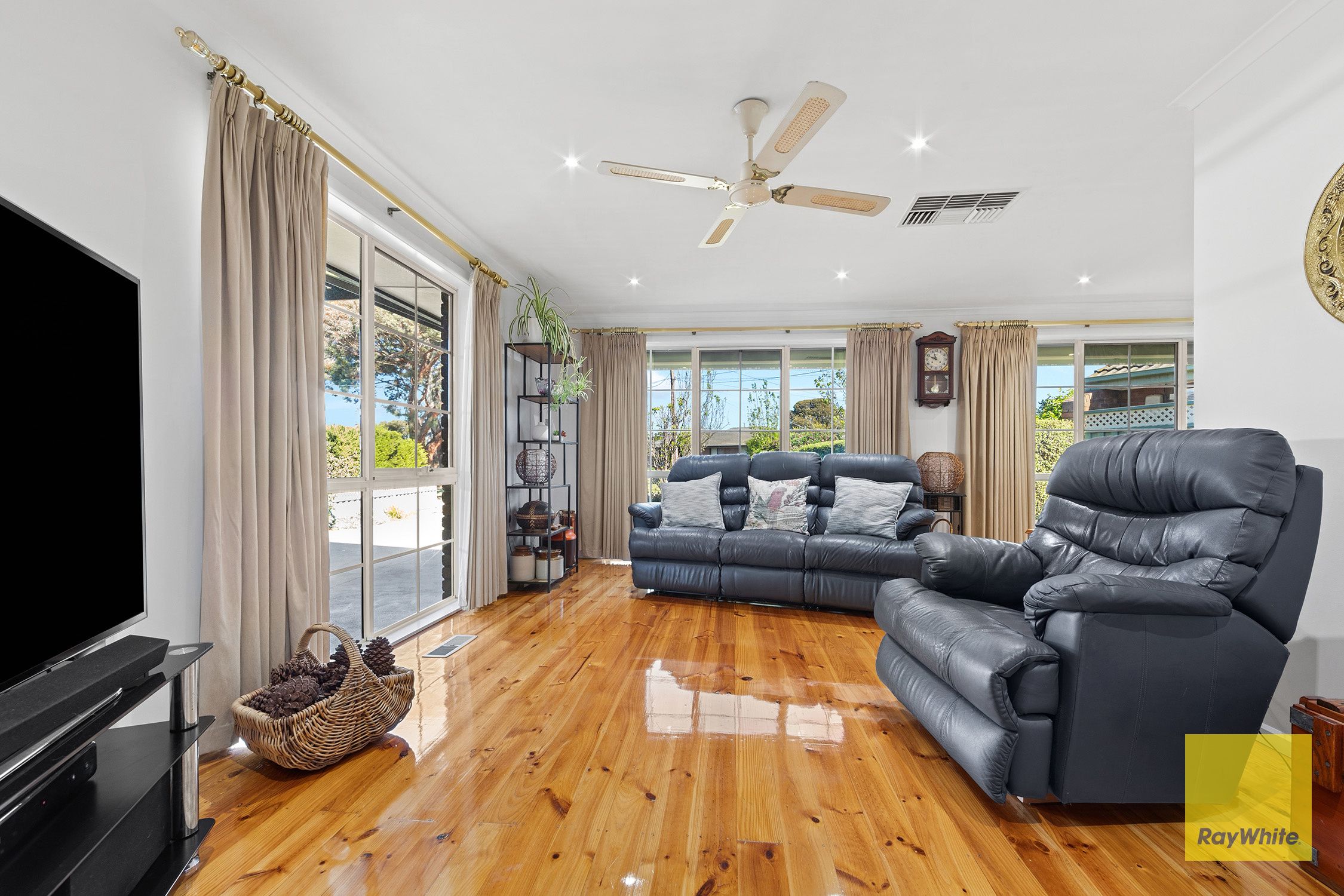 11 Woolstone Close, Kealba, VIC 3021