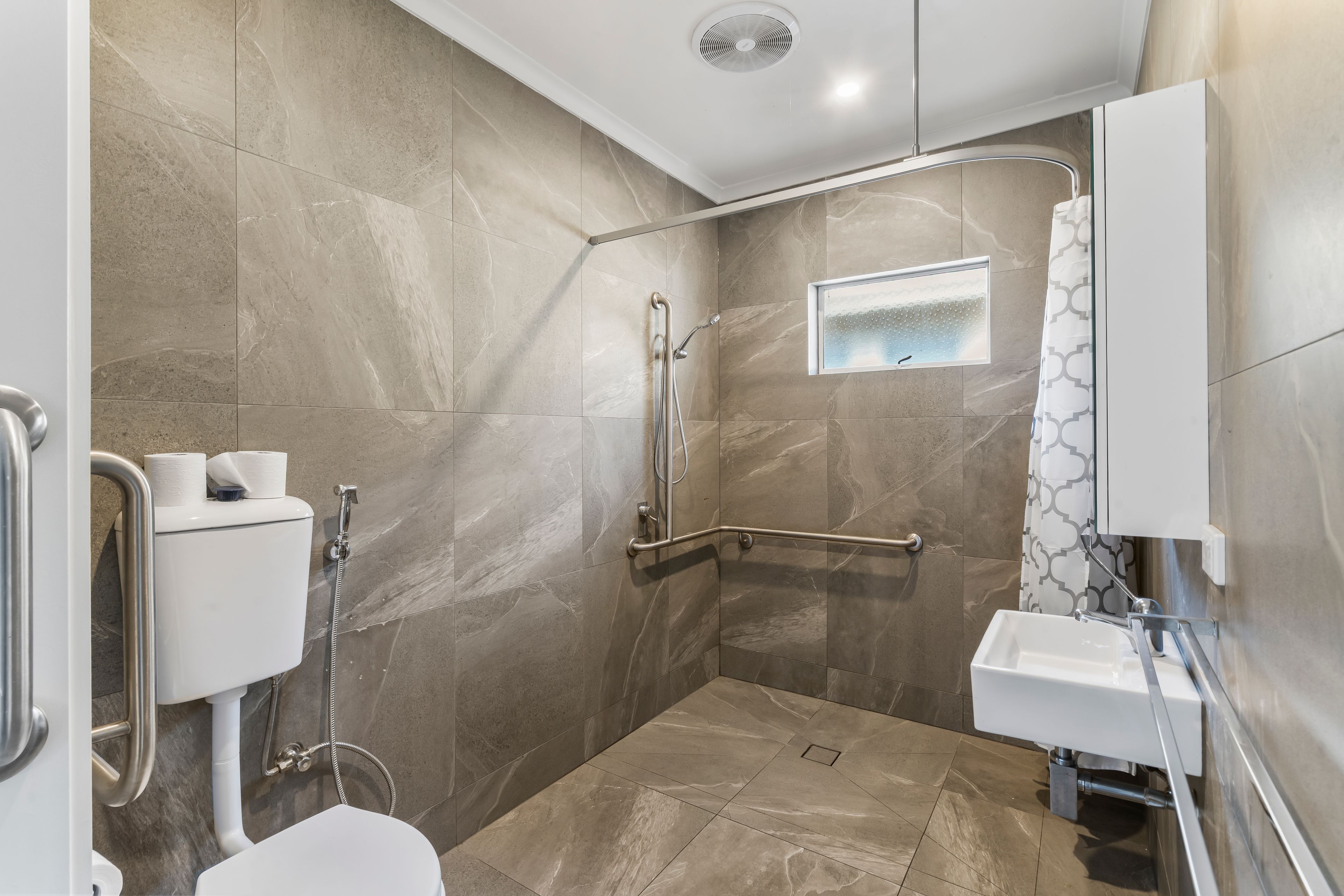49 Fairview Avenue — photo 7 of 10