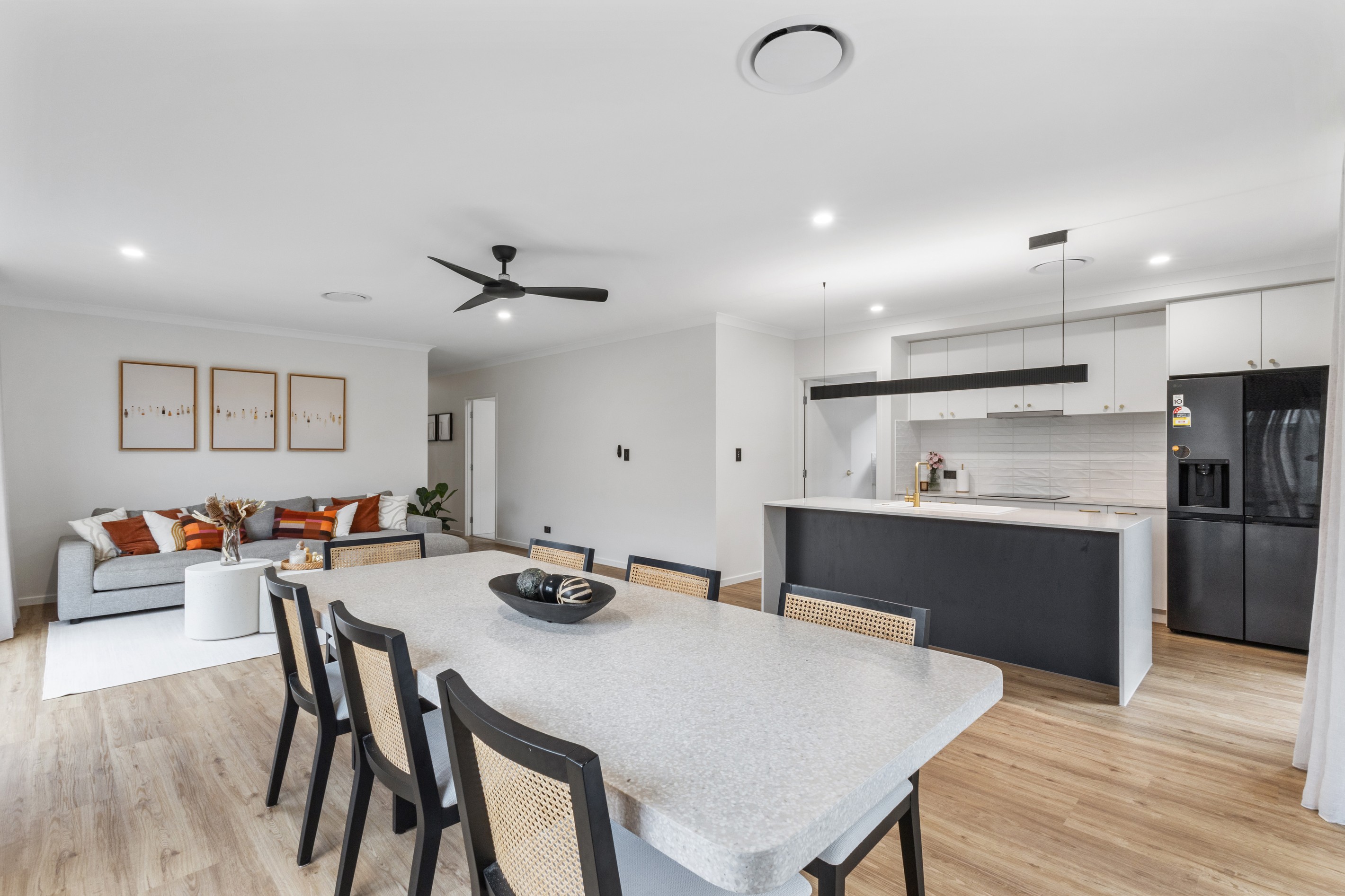 24 Zenith Circuit, FLAGSTONE, QLD 4280