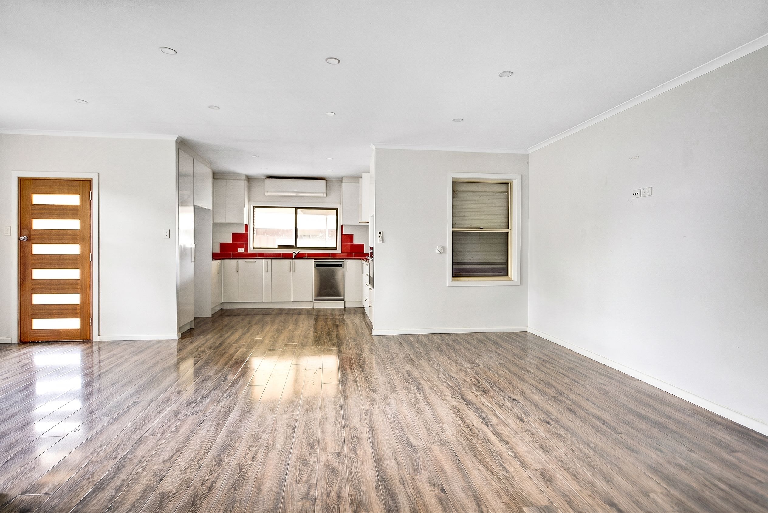 7 Stratford Road — photo 4 of 14