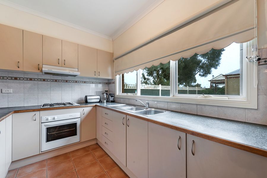 13 Meadowbank Lane, Craigieburn, VIC 3064