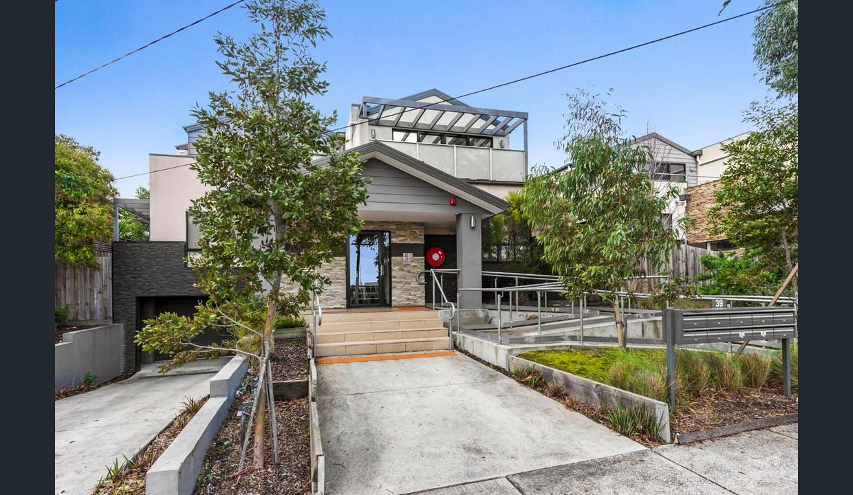39 Stamford Crescent, Rowville VIC 3178