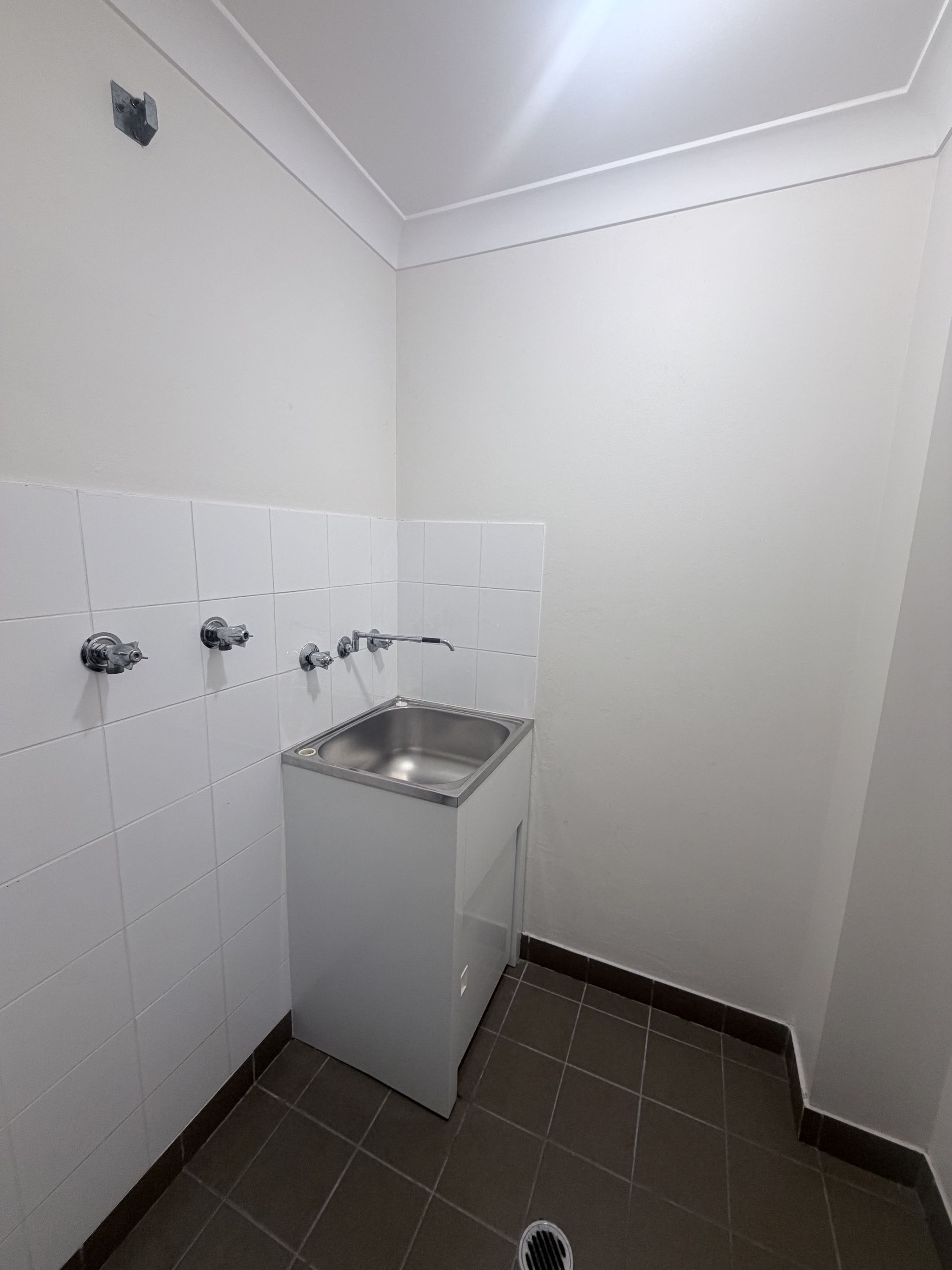 6/20-22 Webb Street — photo 8 of 10