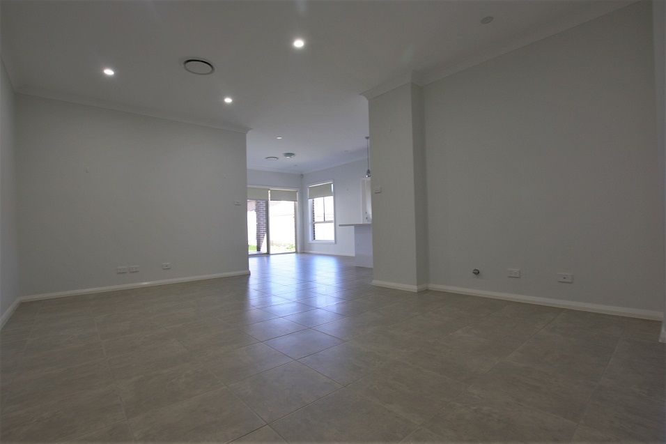 28 Willmington Loop, Oran Park, NSW 2570