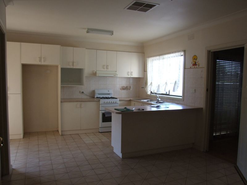 16 Roberta Street, Dandenong, VIC 3175