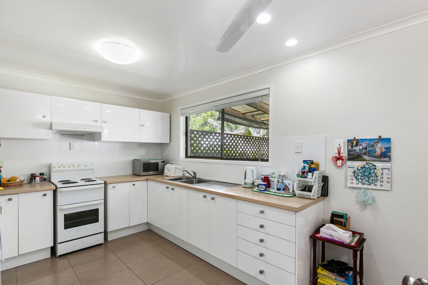 35 Sunset Crescent, Torquay, QLD 4655