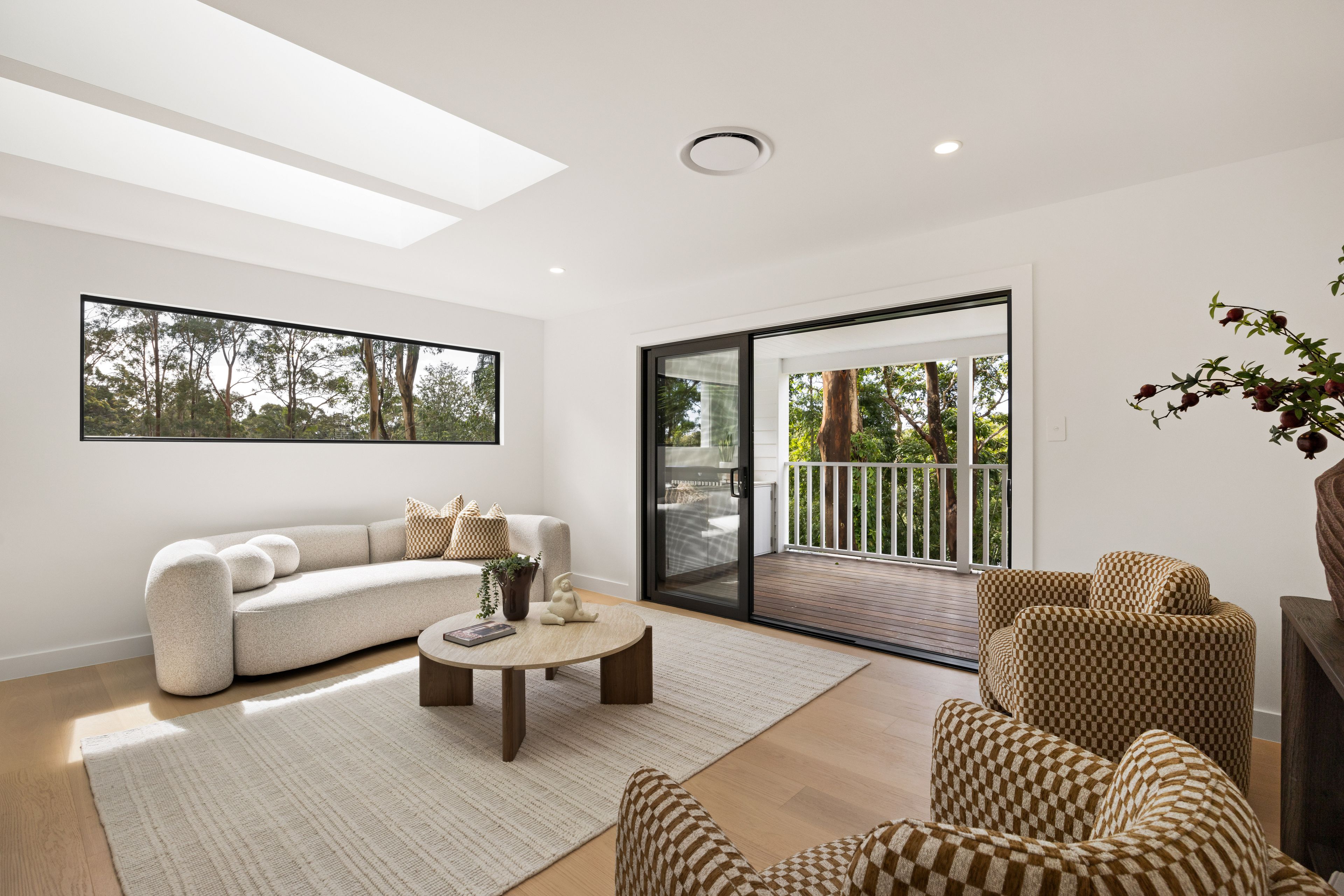 8 Edwin Road — photo 3 of 23