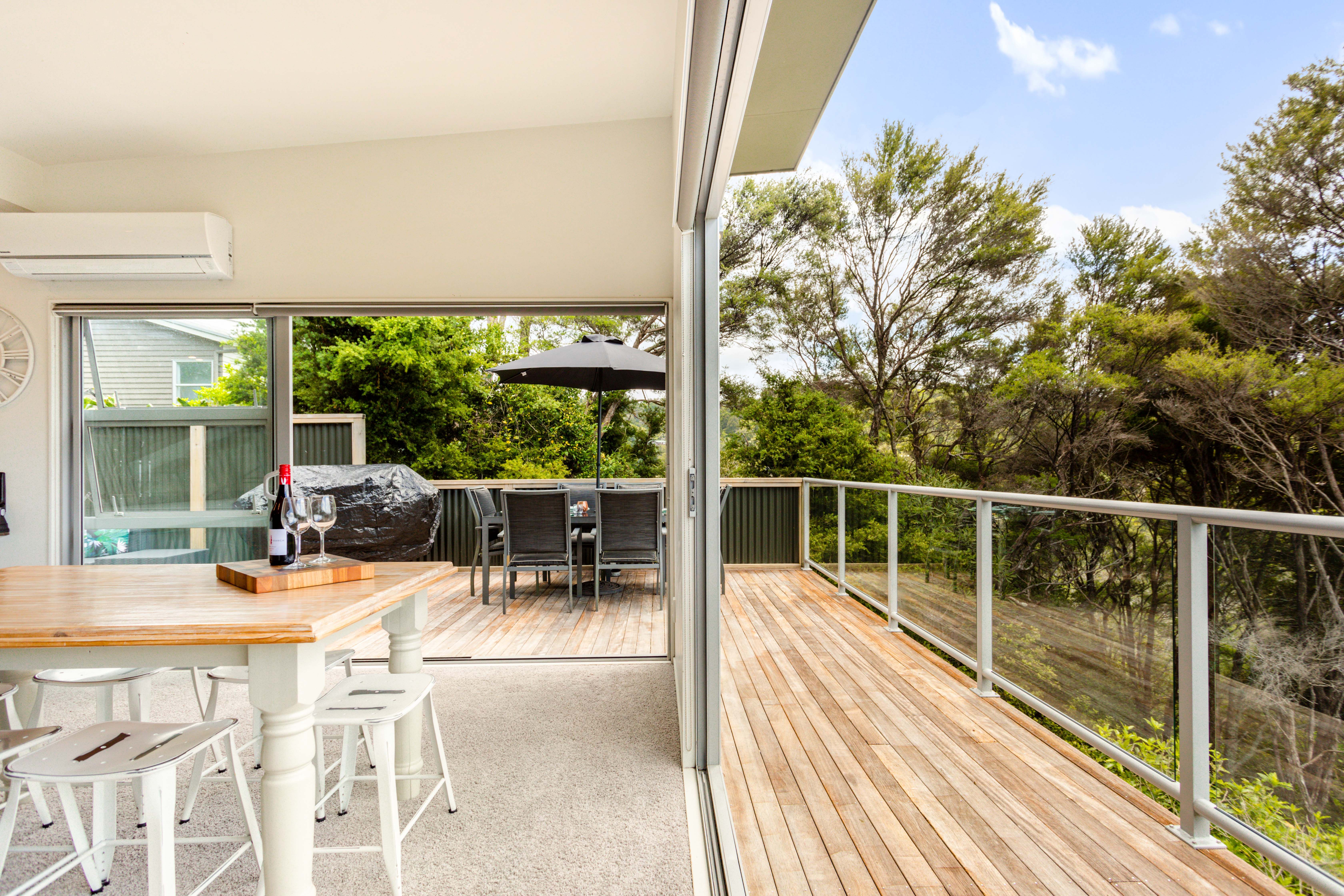 98 Victory Road, Laingholm, Waitakere City