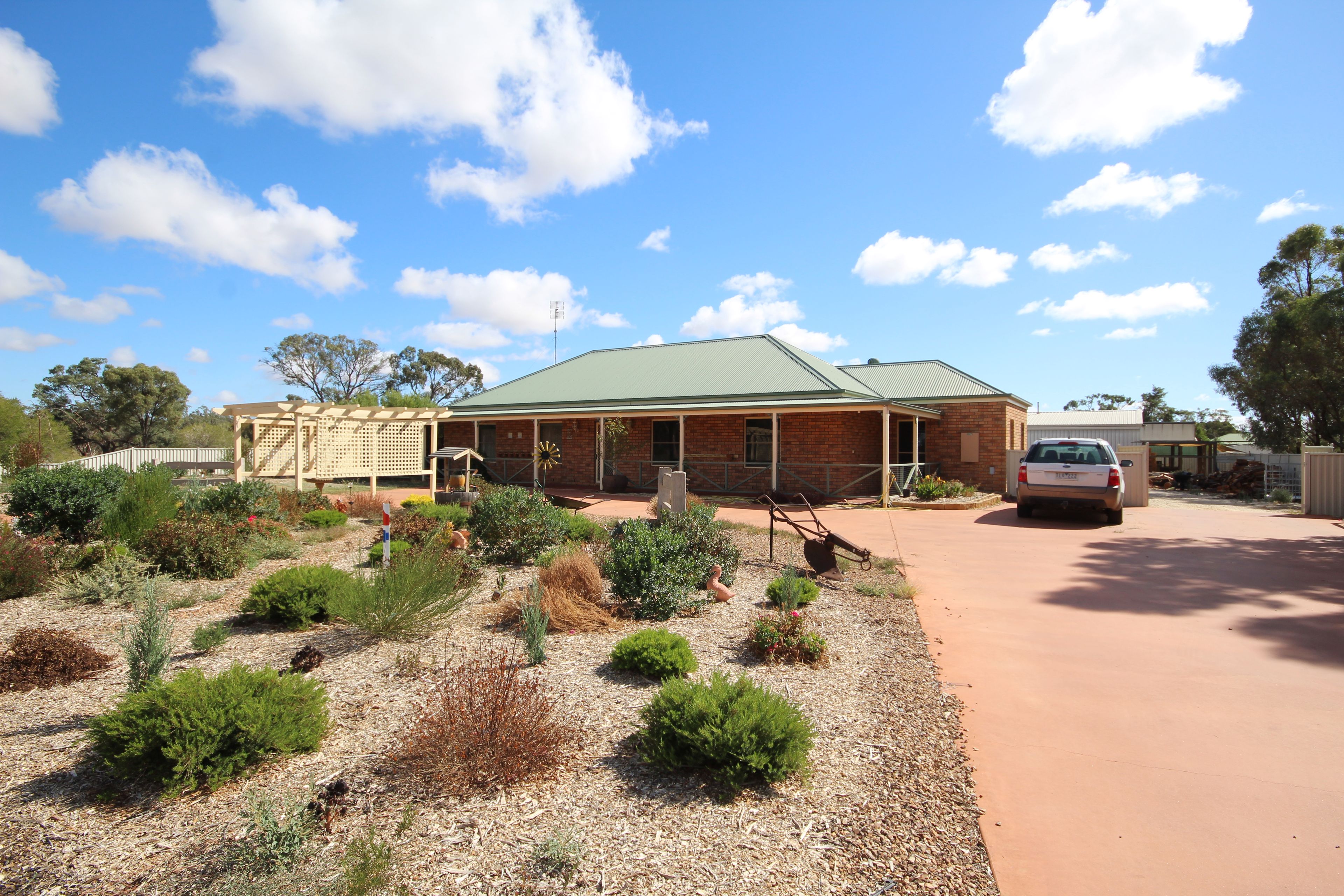 6 Mclean Street, Warracknabeal VIC 3393