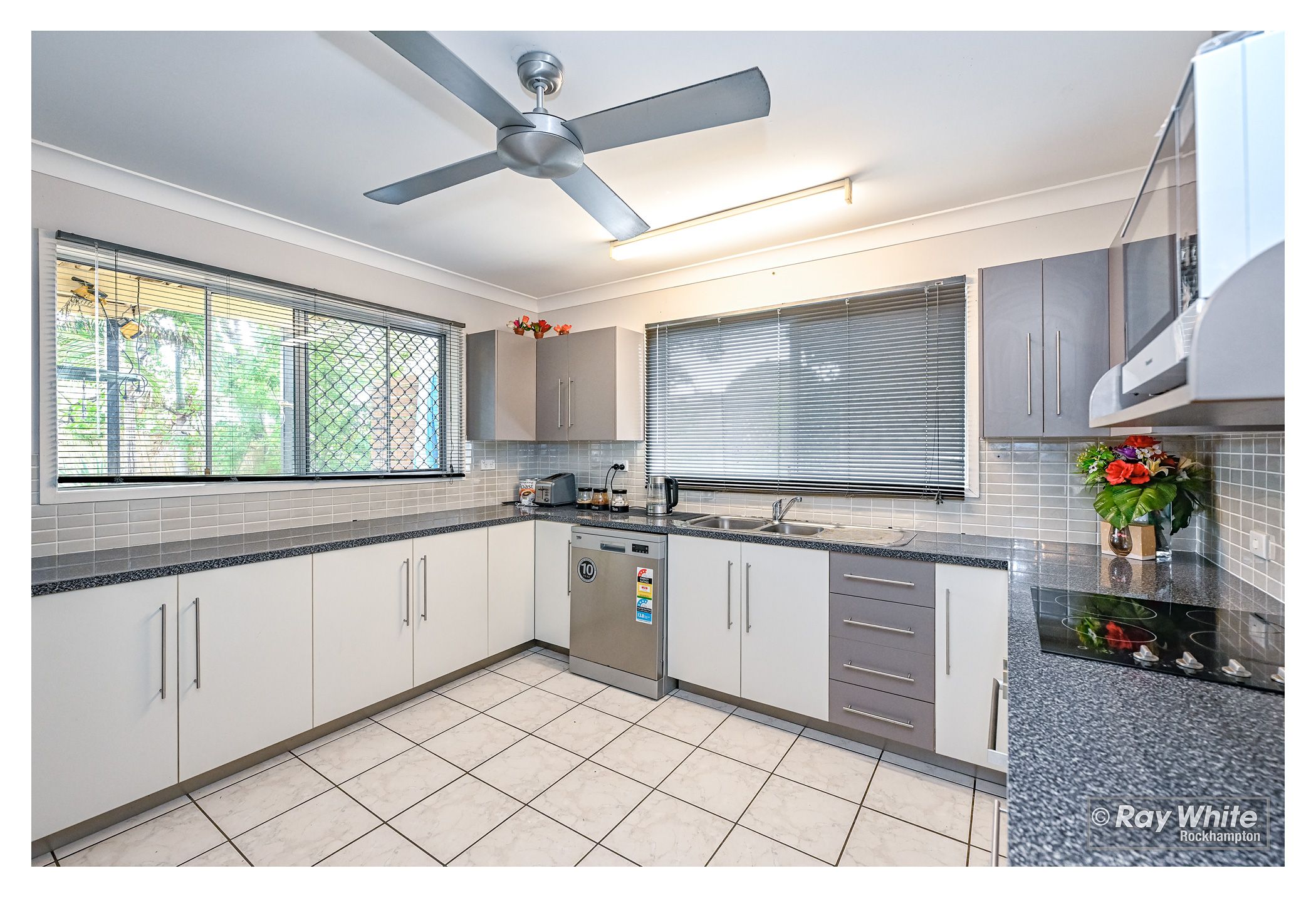 14 Peatey Street, Norman Gardens, QLD 4701