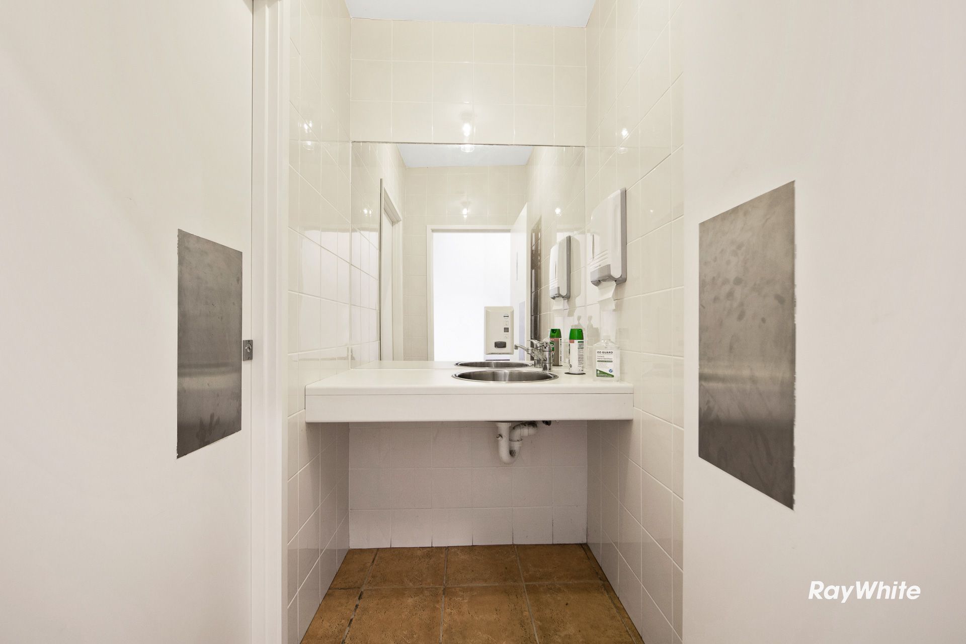 2-4 Trafalgar Road — photo 14 of 30