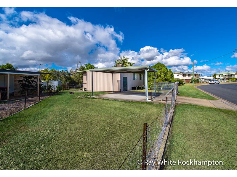 8 Snelling Street, Park Avenue, QLD 4701