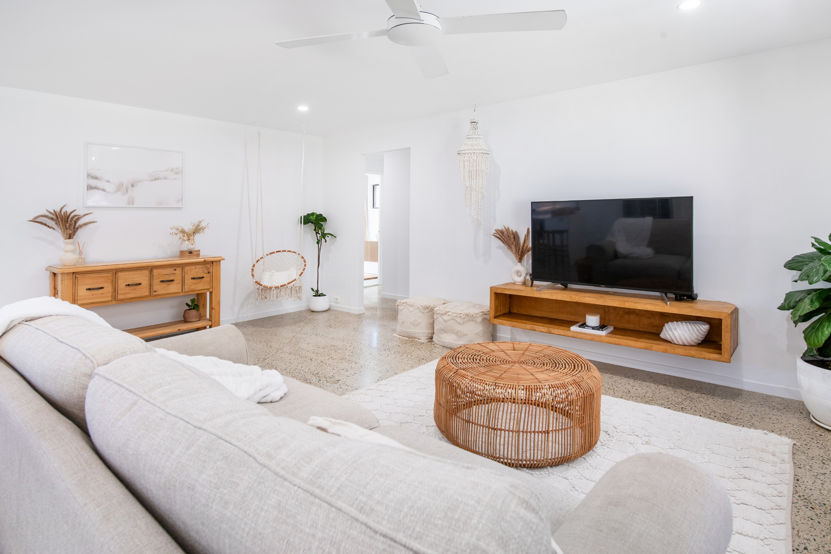 1/4 Chipwood Close, Burleigh Waters, QLD 4220