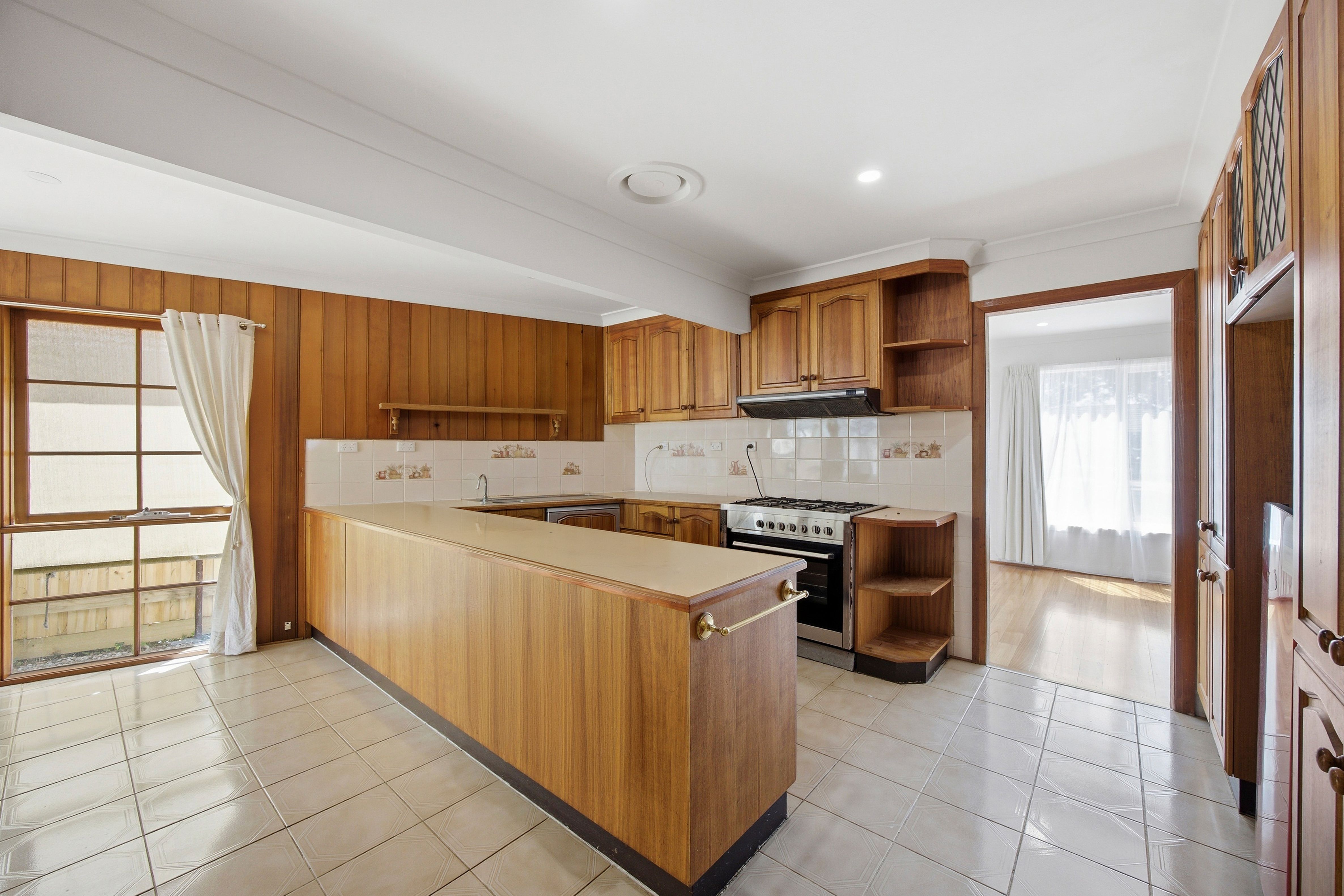 6 Manooka Street, Burwood East, VIC 3151