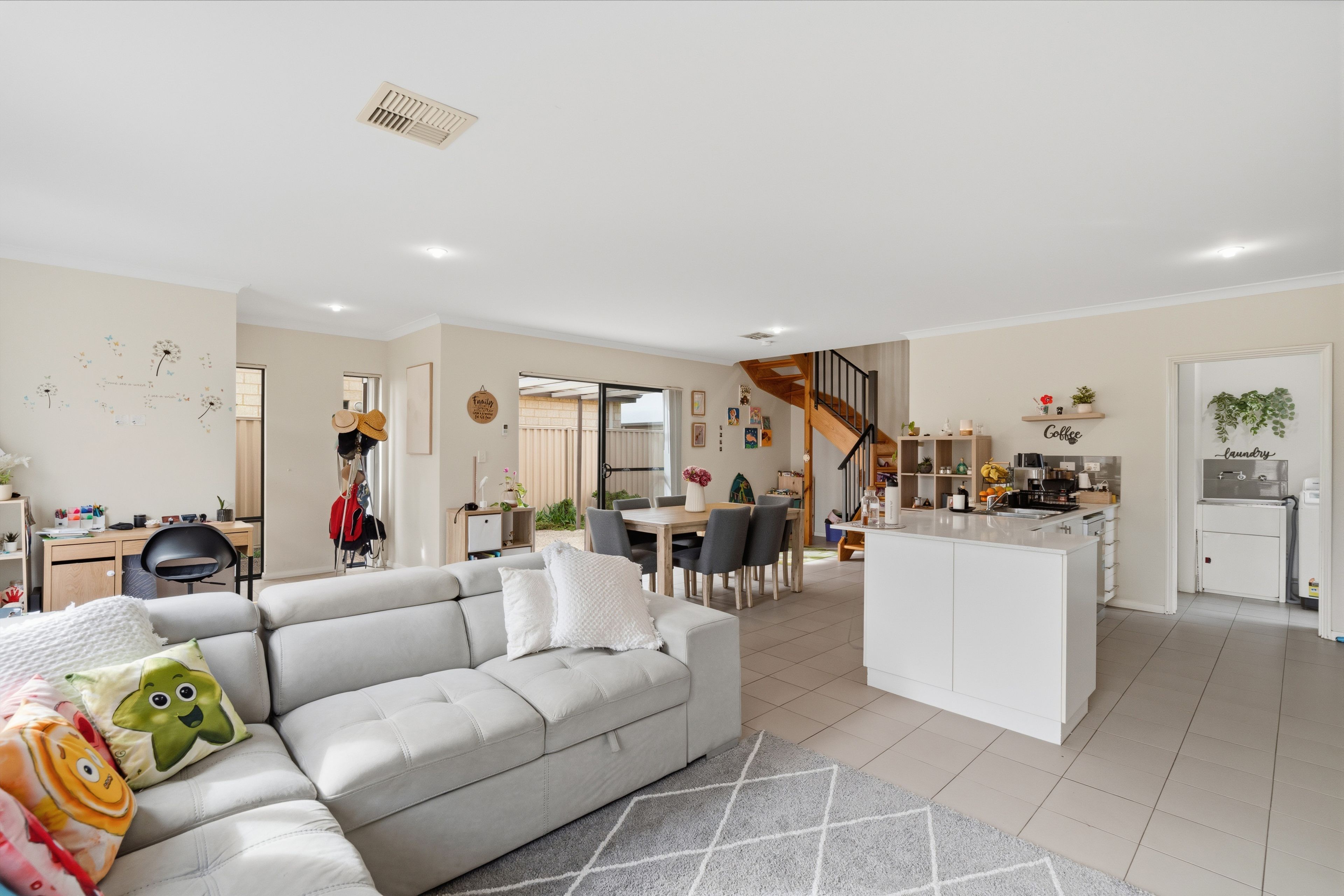 Effortless Modern Living in a Connected Lifestyle Hub — photo 16 of 28