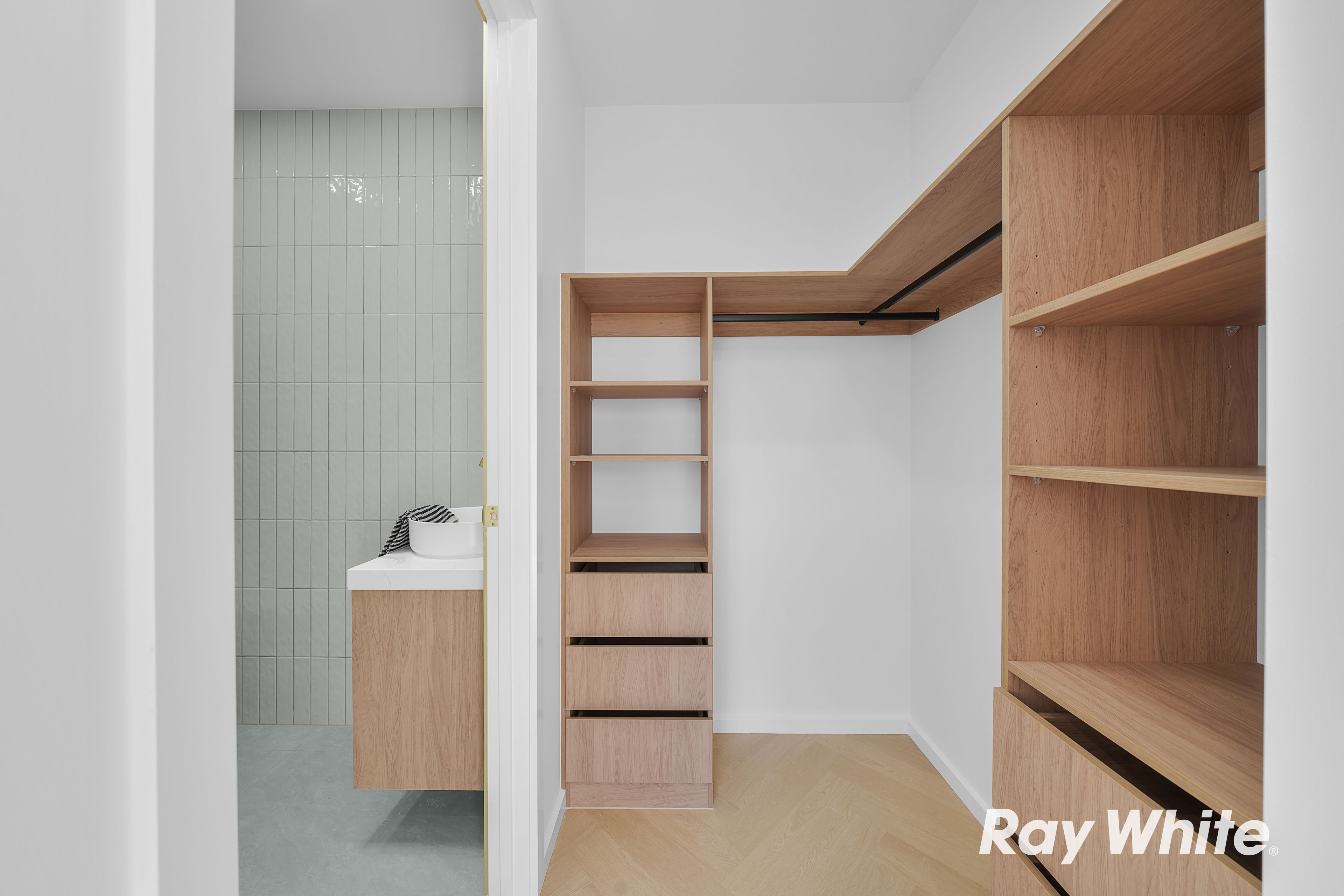 4 Mimicus Drive — photo 8 of 12