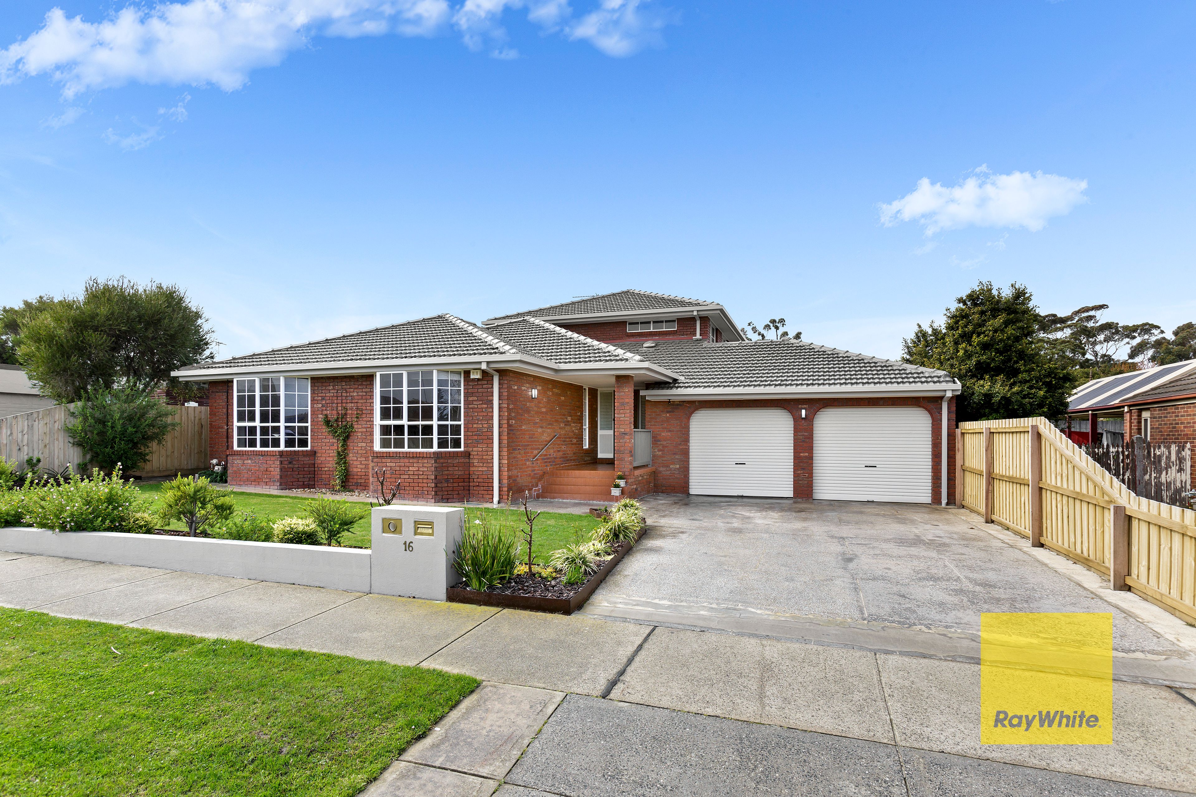 16 Mulquiney Crescent, Highton, VIC 3216