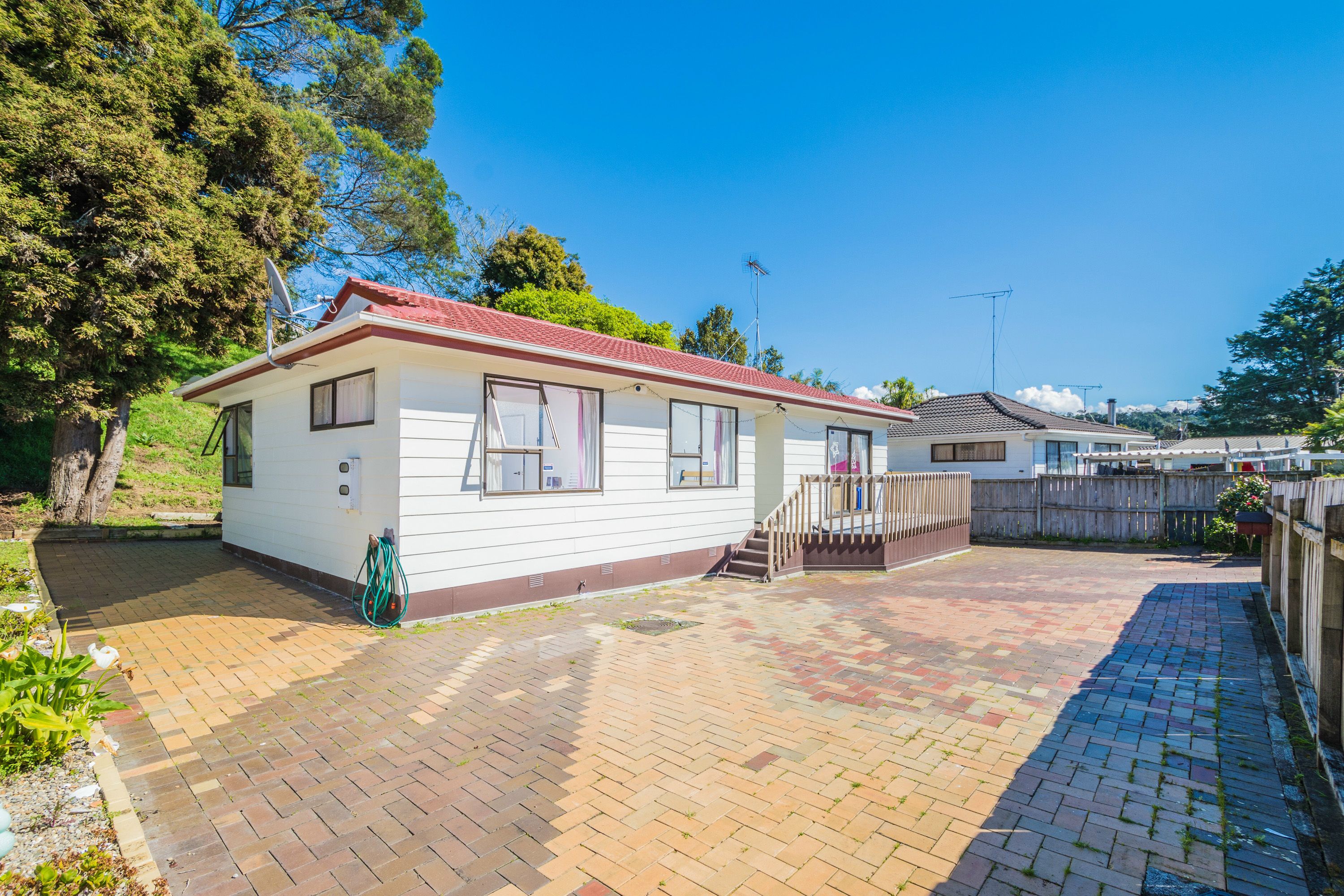 84 Powrie Street, Glenfield, North Shore City 0629 Leased House Ray