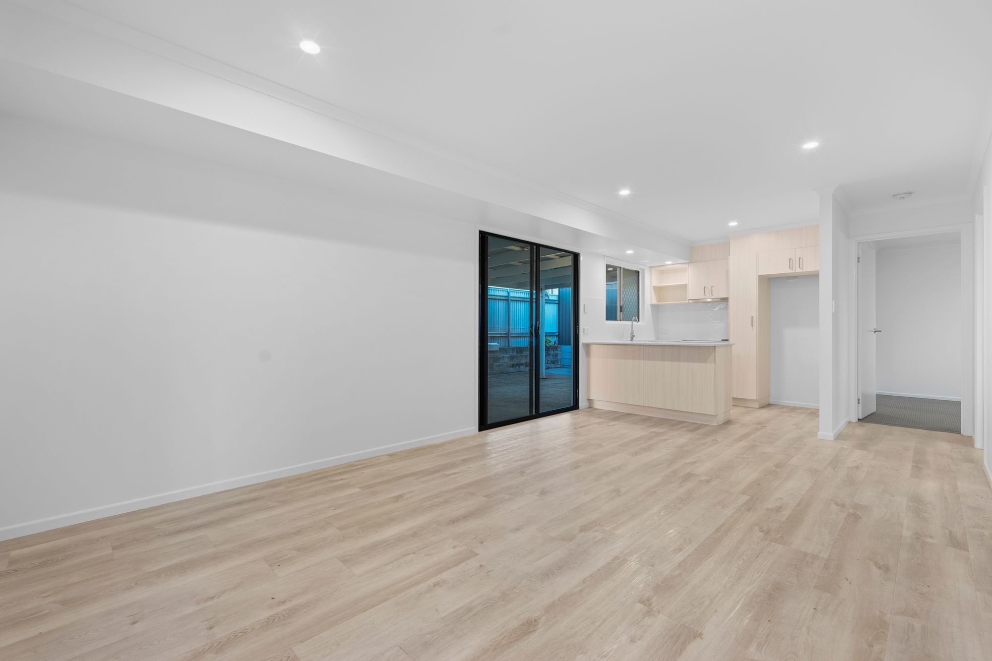 24 Girralong Street — photo 6 of 25